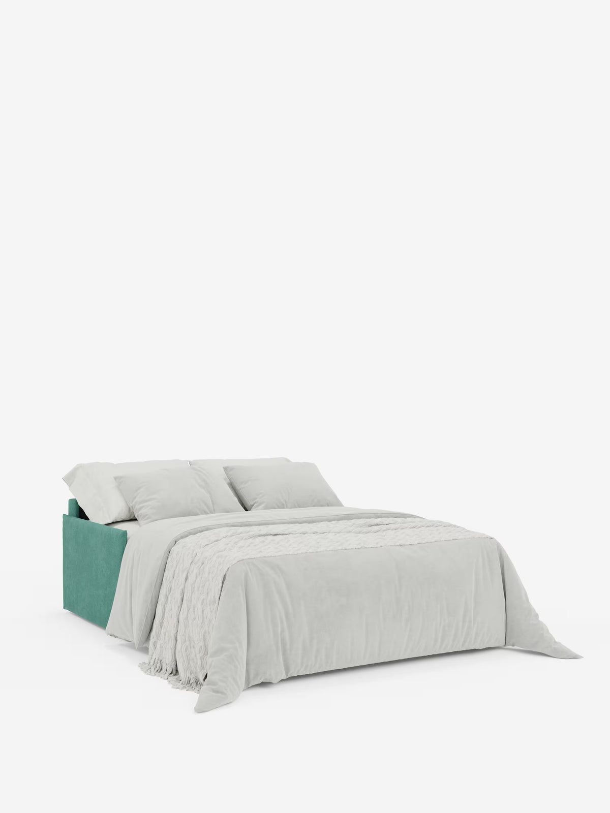 Il divano letto matrimoniale sfoderabile Evans di Divani.Store, caratterizzato da un design compatto e da una base in tessuto T23 color verde acqua, resistente alle macchie, con vano porta-cuscini integrato, è presentato con eleganza con biancheria da letto grigio chiaro e due cuscini coordinati su uno sfondo bianco. Il piumone, drappeggiato con cura, sfiora il pavimento agli angoli, mentre una coperta testurizzata è ripiegata ordinatamente ai piedi del letto.
