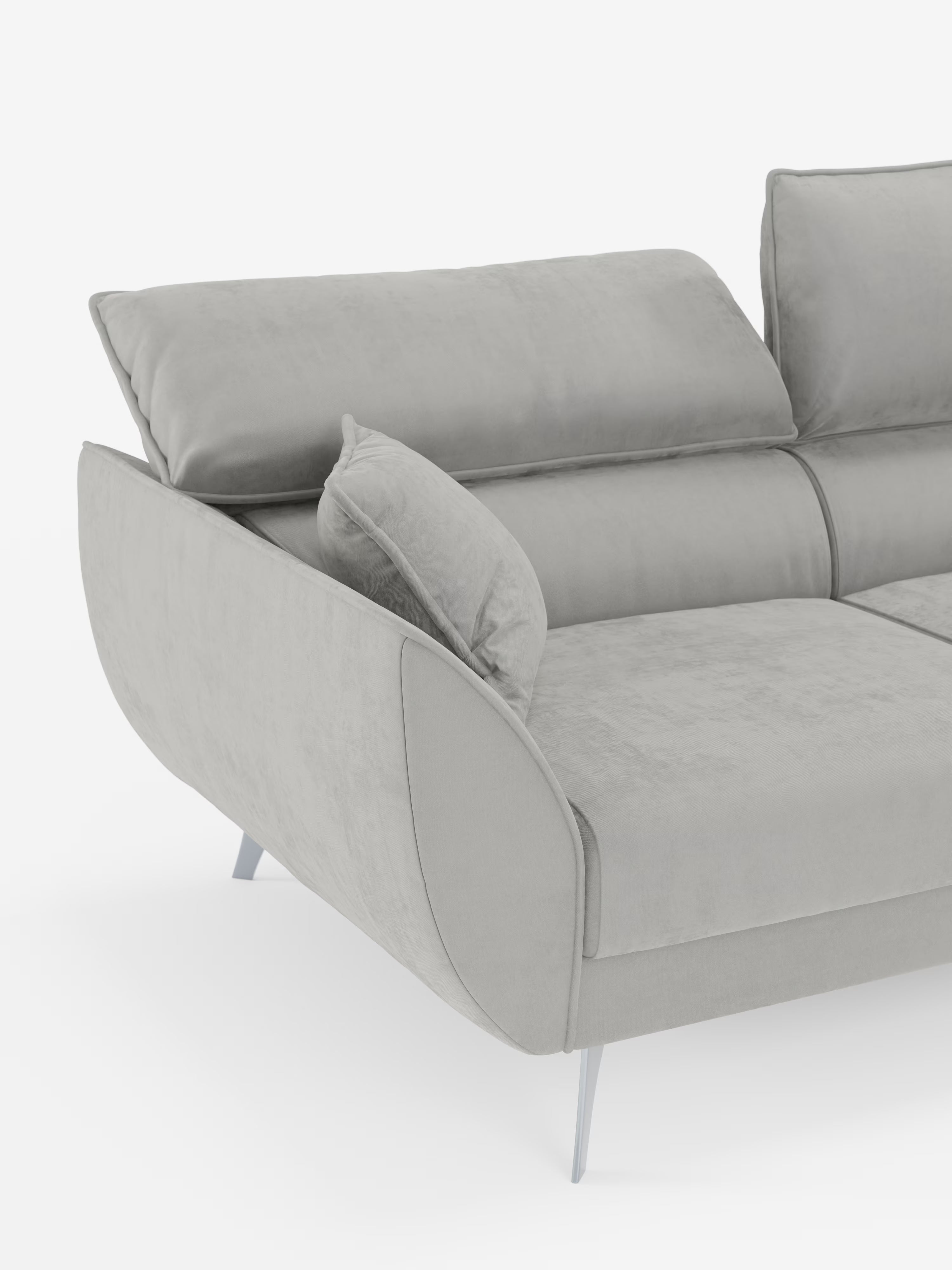 Un elegante divano Michelangelo a 2 e 3 posti con sedute allungabili e poggiatesta reclinabili in tessuto smacchiabile T30 di Divani.Store, presentato in una moderna tonalità di grigio chiaro con gambe angolari in metallo, braccioli imbottiti e schienale imbottito regolabile su sfondo bianco. Questo divano contemporaneo offre un comfort versatile, ideale per gli spazi abitativi di oggi.