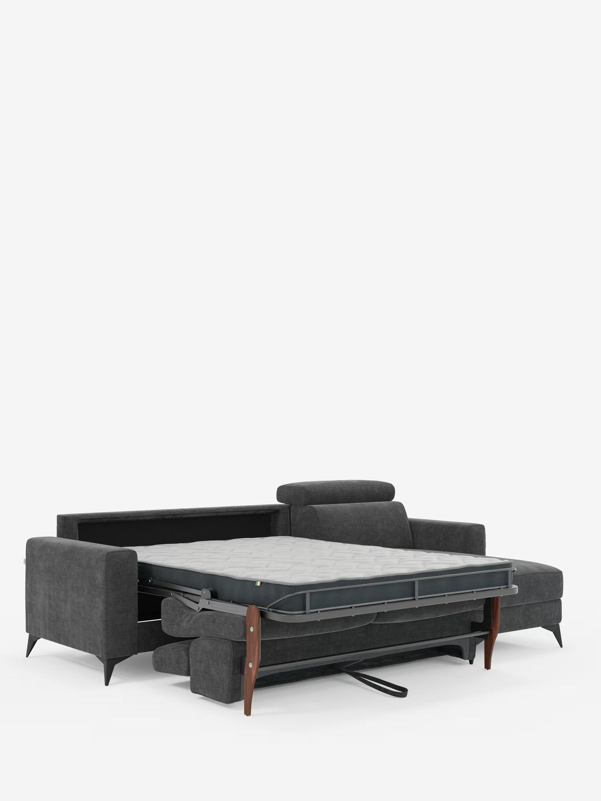 Il divano letto angolare Pegaso di Divani.Store, rivestito in tessuto jacquard T22 grigio scuro smacchiabile, presenta gambe nere e un materasso estraibile. Il design mette in risalto lo schienale, i braccioli e il poggiatesta a vista, con poggiatesta reclinabili regolabili, oltre a un meccanismo letto a vista sostenuto da una robusta struttura in legno. Una pratica chaise longue e una spaziosa penisola contenitore offrono ulteriore spazio di stivaggio per una maggiore funzionalità, mentre la silhouette