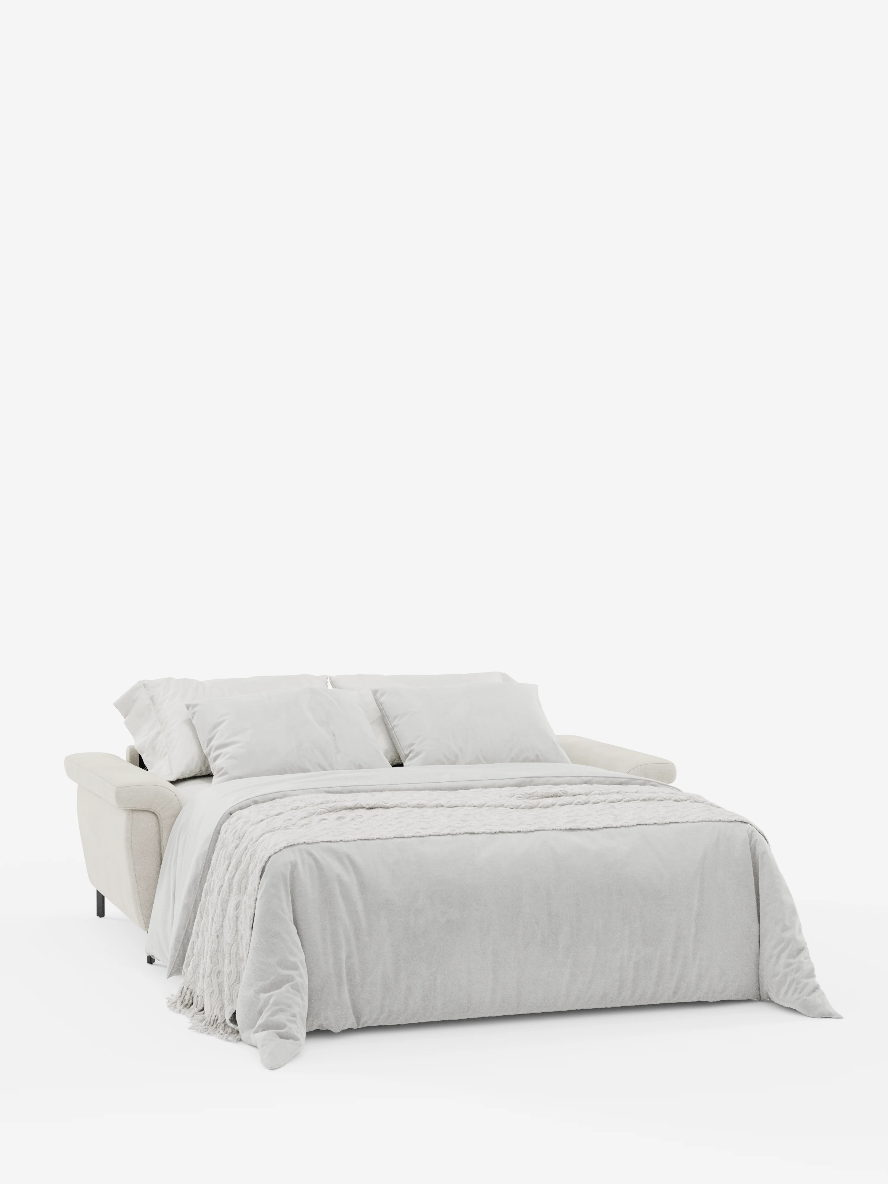 Un moderno divano letto di design Capri con piedini alti di Divani.Store viene aperto, rivelando un letto ben rifatto. Rivestito in raffinato tessuto effetto velluto smacchiabile T30, è dotato di due cuscini e di una coperta grigio chiaro adagiata sul materasso ad alta densità. Lo sfondo bianco a tinta unita mette in risalto l’estetica semplice e pulita del divano letto e l’eleganza dei suoi poggiatesta reclinabili.