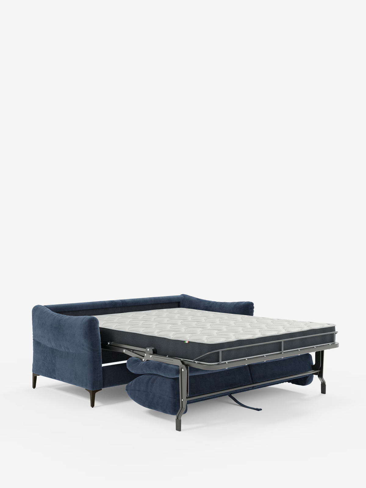 Il divano letto Dalia a 2, 3 e 4 posti di Divani.Store è presentato in tessuto di velluto blu smacchiabile T30, con gambe in legno scuro e raffigurato in posizione aperta per mostrare una robusta struttura in metallo con un comodo materasso alto 18 cm, che trasforma il divano in un letto su uno sfondo bianco a tinta unita.