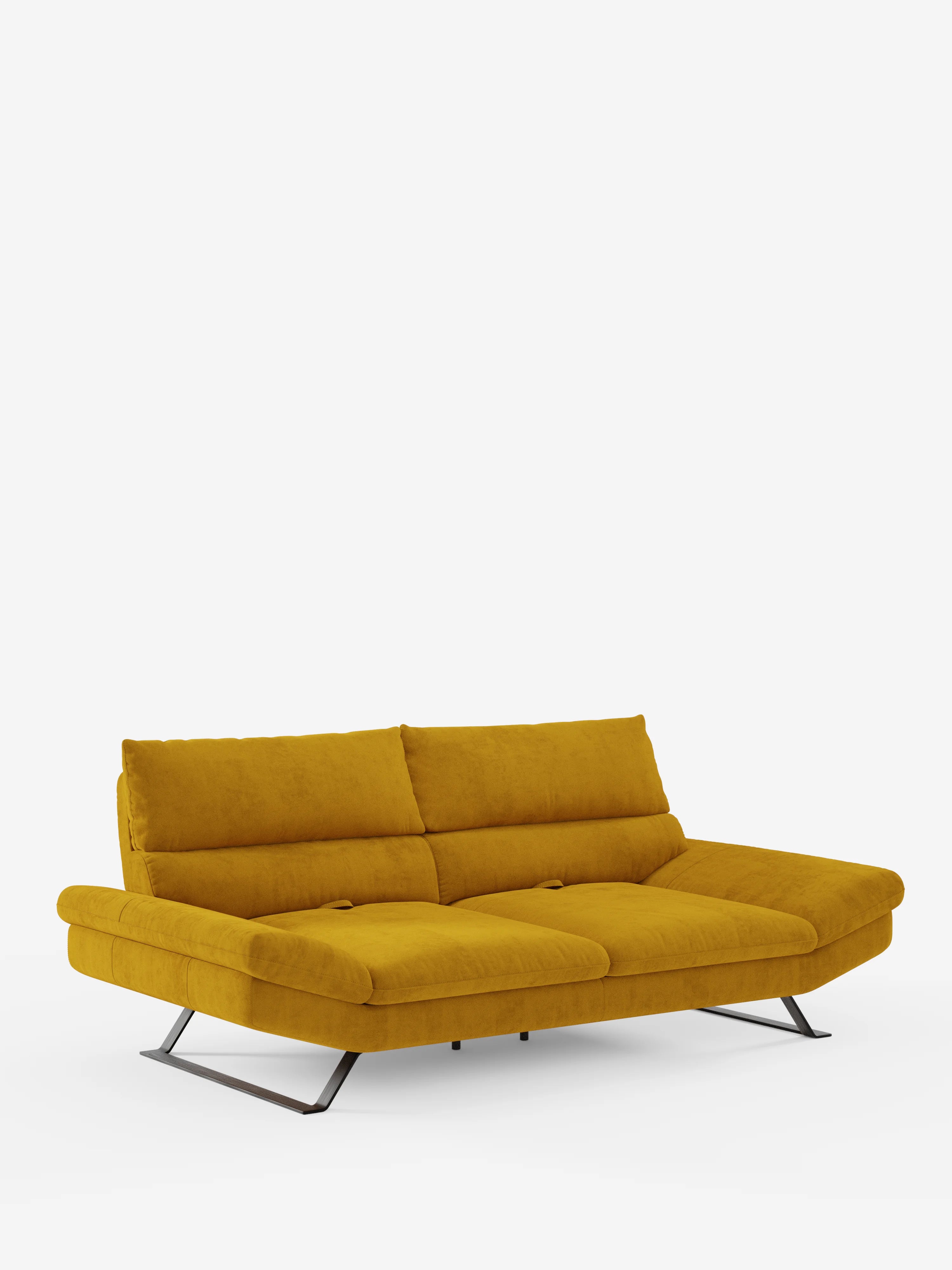 Un divano Eclipse contemporaneo di Divani.Store in giallo senape, caratterizzato da morbidi cuscini, schienali traslanti per un comfort regolabile, uno schienale basso, ampi braccioli e gambe in metallo nero ad angolo accentuato, rivestito in elegante microfibra T11 resistente alle macchie — presentato su uno sfondo bianco a tinta unita.