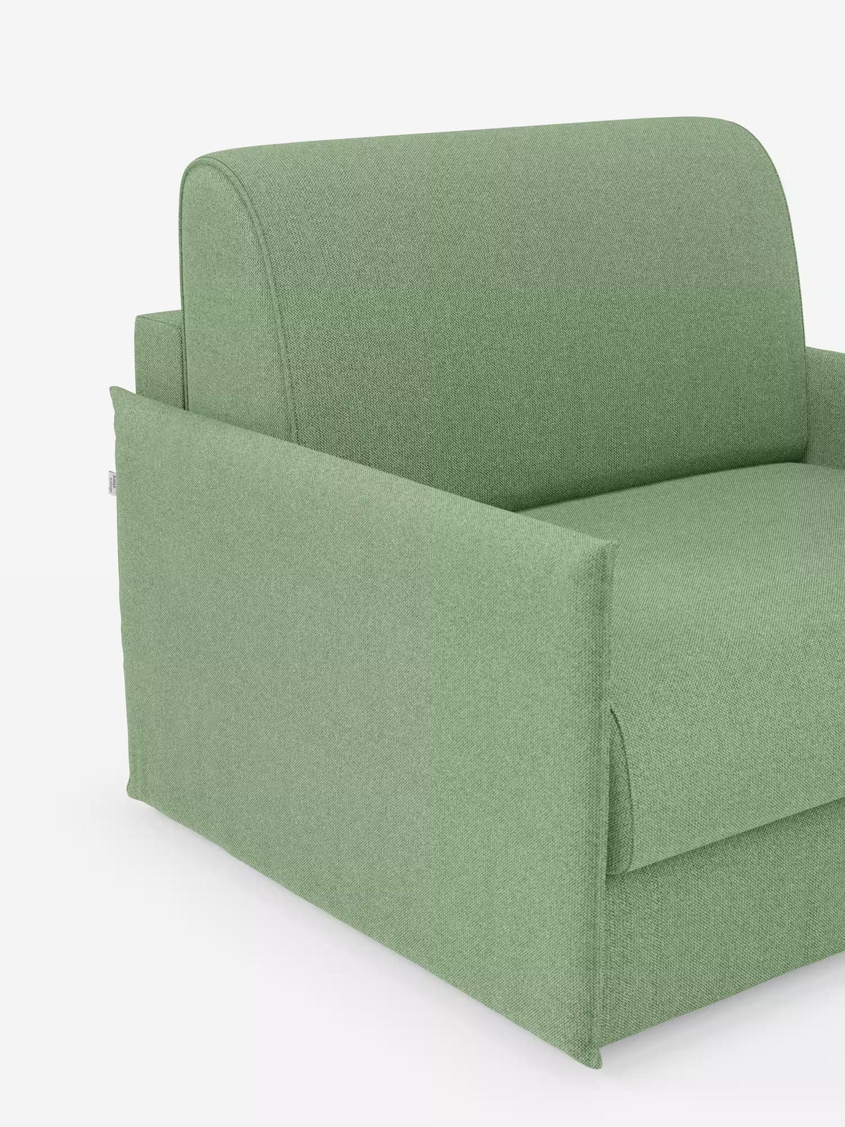 Immagine ritagliata che mostra il lato sinistro della poltrona letto compatta Evans con materasso di Divani.Store, rivestita in tessuto T23 verde chiaro e resistente alle macchie. Il design squadrato presenta bordi lisci e arrotondati, con braccioli spessi e imbottiti e uno schienale che offre un ottimo sostegno. Perfetta come poltrona letto salvaspazio, questo modello unisce stile moderno e praticità per gli spazi abitativi ridotti. Lo sfondo bianco a tinta unita mette in risalto il colore e la trama