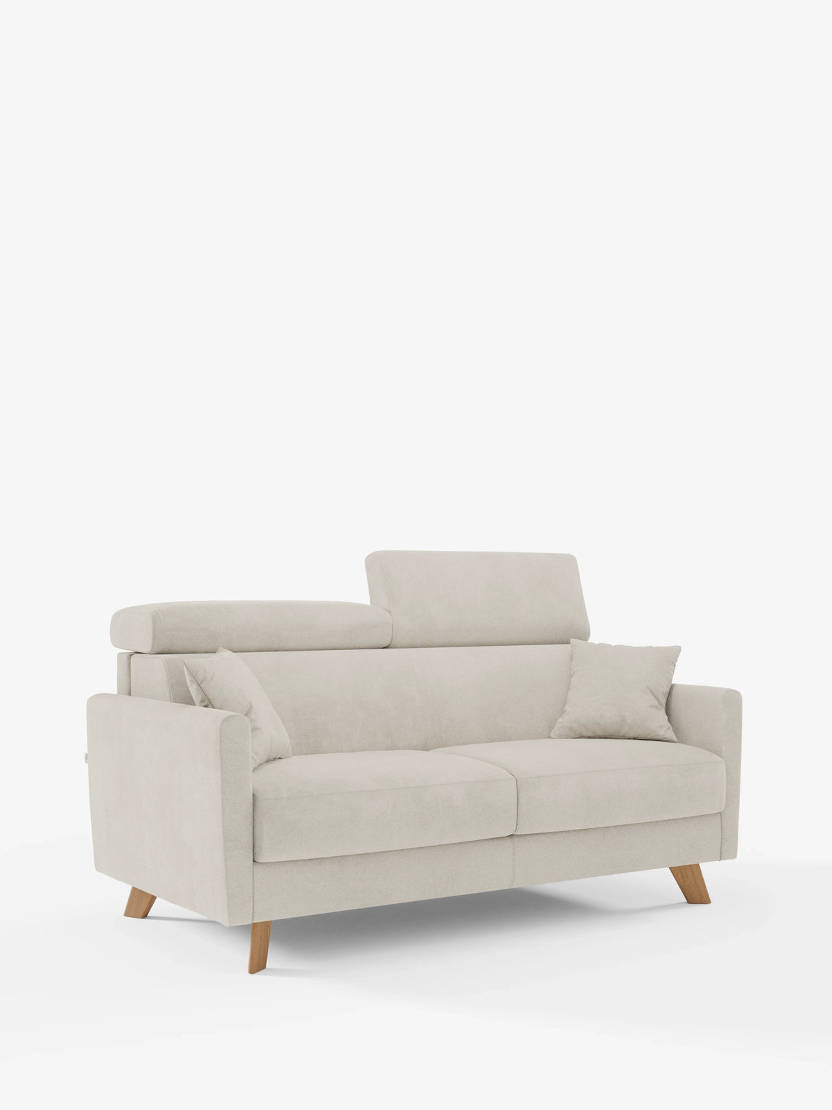 Un moderno divano a due posti color beige chiaro, il divano letto Francy con poggiatesta regolabili di Divani.Store, è caratterizzato da gambe in legno, poggiatesta regolabili e un cuscino quadrato abbinato sul lato destro. Rivestito con l'elegante tessuto T30 antimacchia e dotato di fodere completamente sfoderabili (100% sfoderabile), si staglia su uno sfondo bianco a tinta unita. Il design minimalista in stile moderno lo rende ideale per gli interni contemporanei.