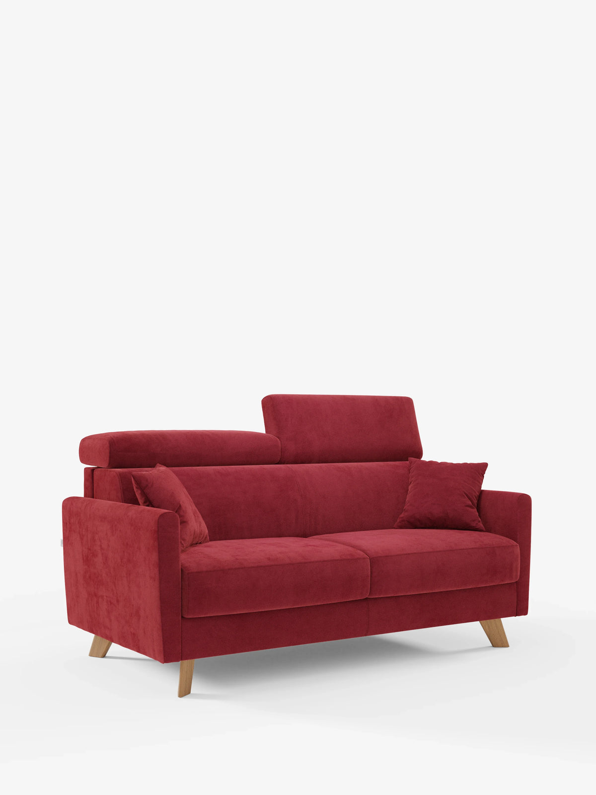 Un divano letto a due posti Francy rosso in stile contemporaneo di Divani.Store, dotato di poggiatesta regolabili, due cuscini di seduta, gambe in legno e un cuscino decorativo abbinato, realizzato in elegante tessuto T30 sfoderabile e antimacchia, è messo in risalto su uno sfondo bianco a tinta unita.