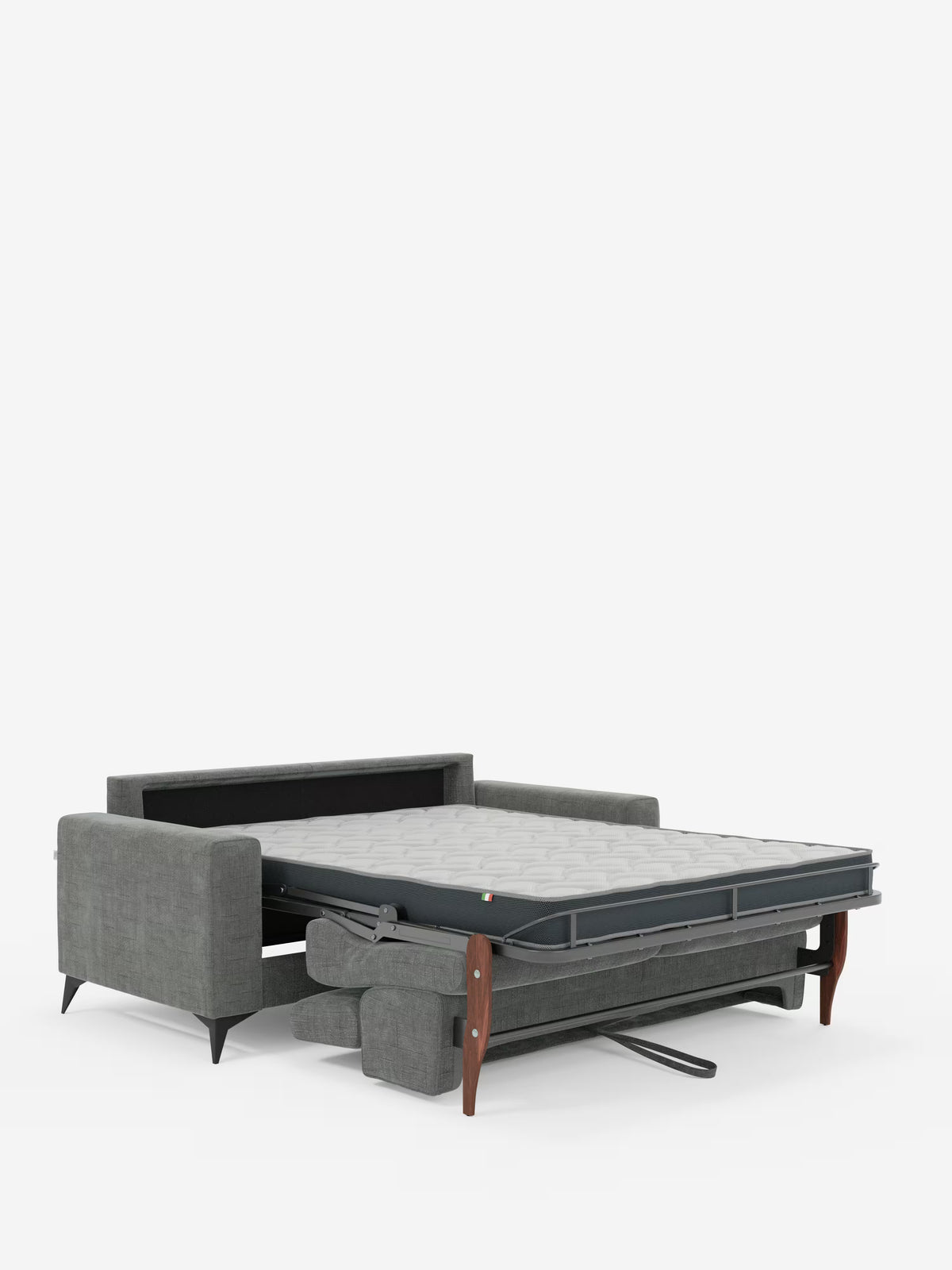 Il divano letto matrimoniale Pegaso di Divani.Store, dotato di poggiatesta regolabili e rivestito in tessuto jacquard antimacchia T22, è esposto in posizione aperta per mostrare il suo spazioso materasso queen-size e la robusta struttura in metallo, su uno sfondo bianco a tinta unita.