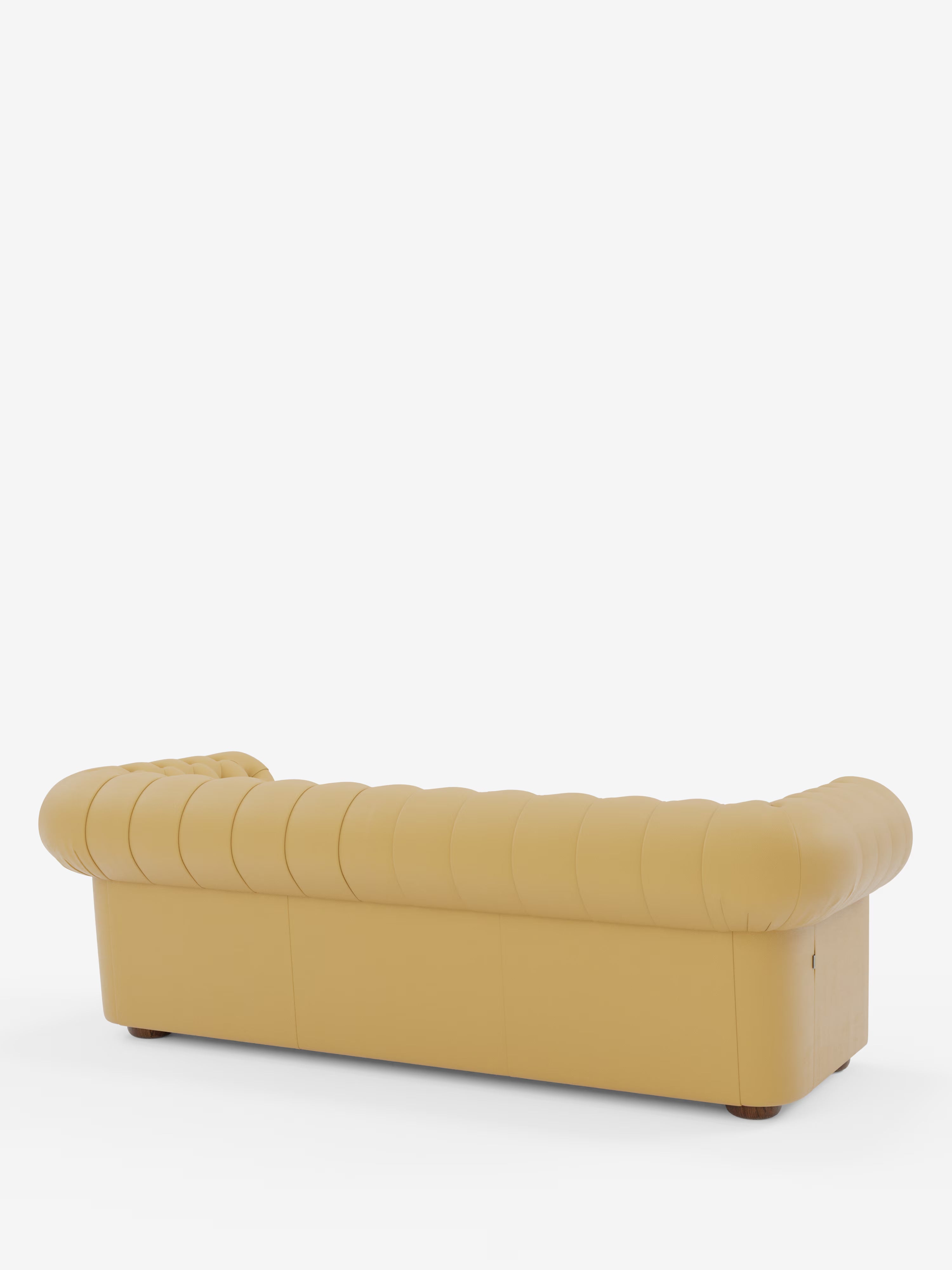 Ripreso di retro su uno sfondo bianco a tinta unita, il divano Chester 4 Posti 3 sedute in Vera Pelle – Chesterfield Capitonné Artigianale di Divani.Store presenta un rivestimento in vera pelle color cuoio con capitonage profondo e braccioli arrotondati. Questo divano Chesterfield artigianale poggia su piccole gambe rotonde in legno, che ne esaltano la superficie morbida e imbottita e il design intramontabile ed elegante.