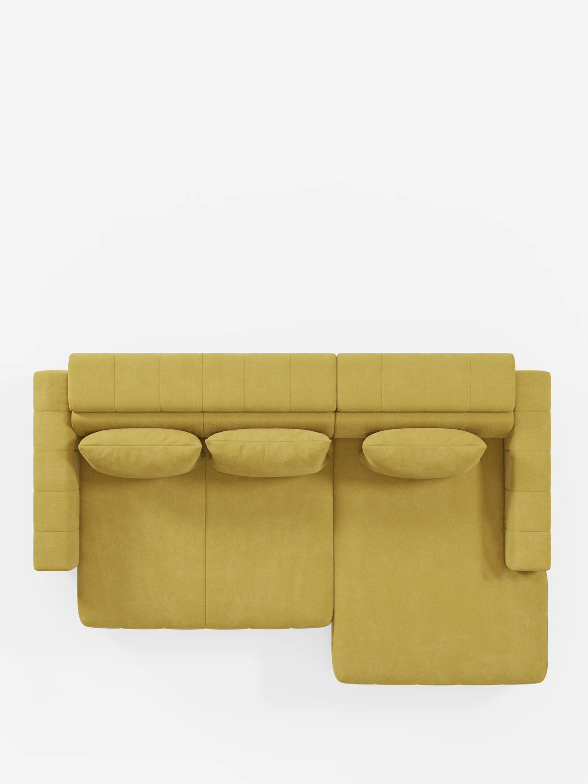 Un vivace divano angolare in giallo senape del modello “Doric” con penisola e sedute allungabili con funzione relax elettrica - poggiatesta reclinabili in tessuto smacchiabile T23 di Divani.Store è raffigurato dall'alto, con tre cuscini coordinati. Questo divano componibile in stile contemporaneo include un'estensione a chaise longue sul lato destro per un maggiore comfort e stile. Il suo rivestimento morbido e soffice risalta sullo sfondo bianco a tinta unita.