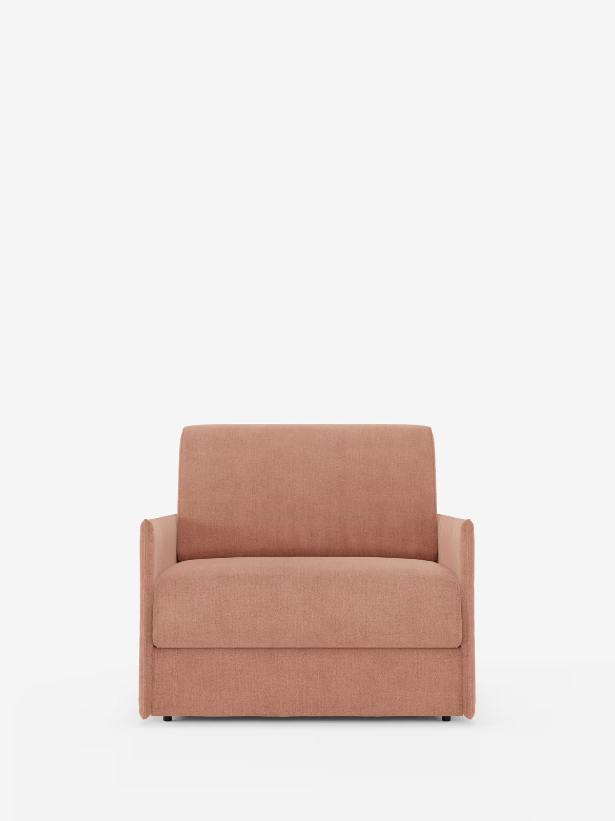 Una poltrona letto compatta e moderna della linea Evans di Divani.Store, rivestita in tessuto T23 color terracotta tenue e smacchiabile, caratterizzata da braccioli sottili e da un design minimalista dalle linee squadrate. Su uno sfondo bianco a tinta unita, le linee pulite e il morbido rivestimento sfoderabile risaltano su questo versatile divano letto dotato di un comodo materasso da 70x197.