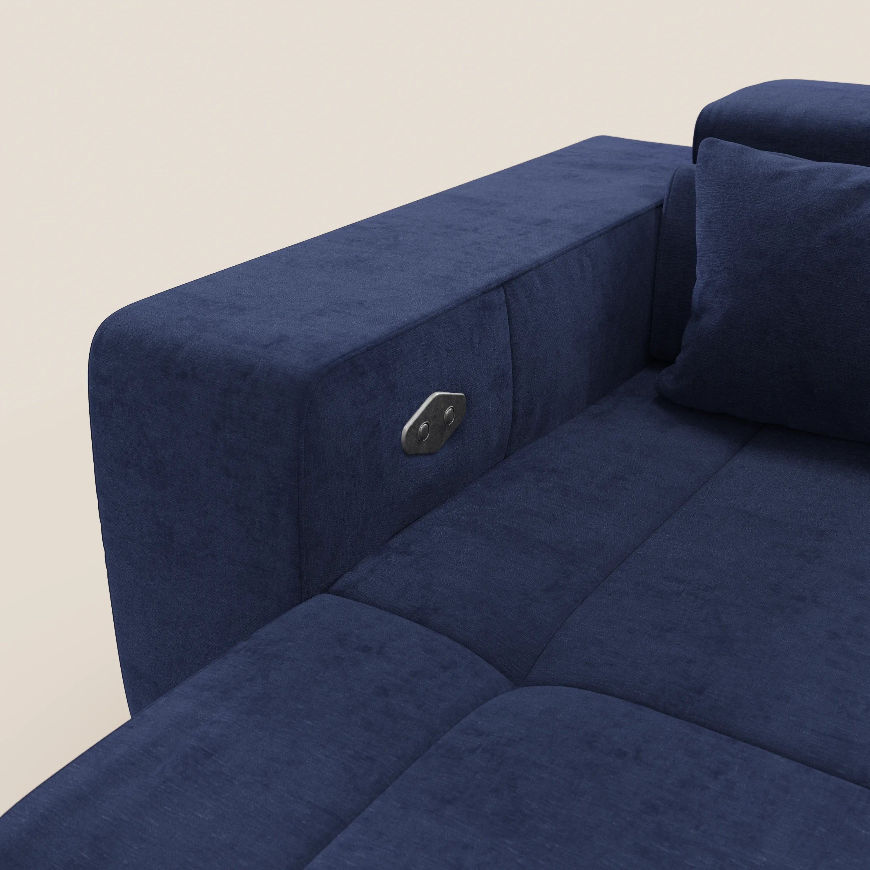Monarch Divano angolare con penisola e Relax Elettrico per allungamento sedute - Poggiatesta Reclinabili in tessuto morbido smacchiabile T31 - divani.store