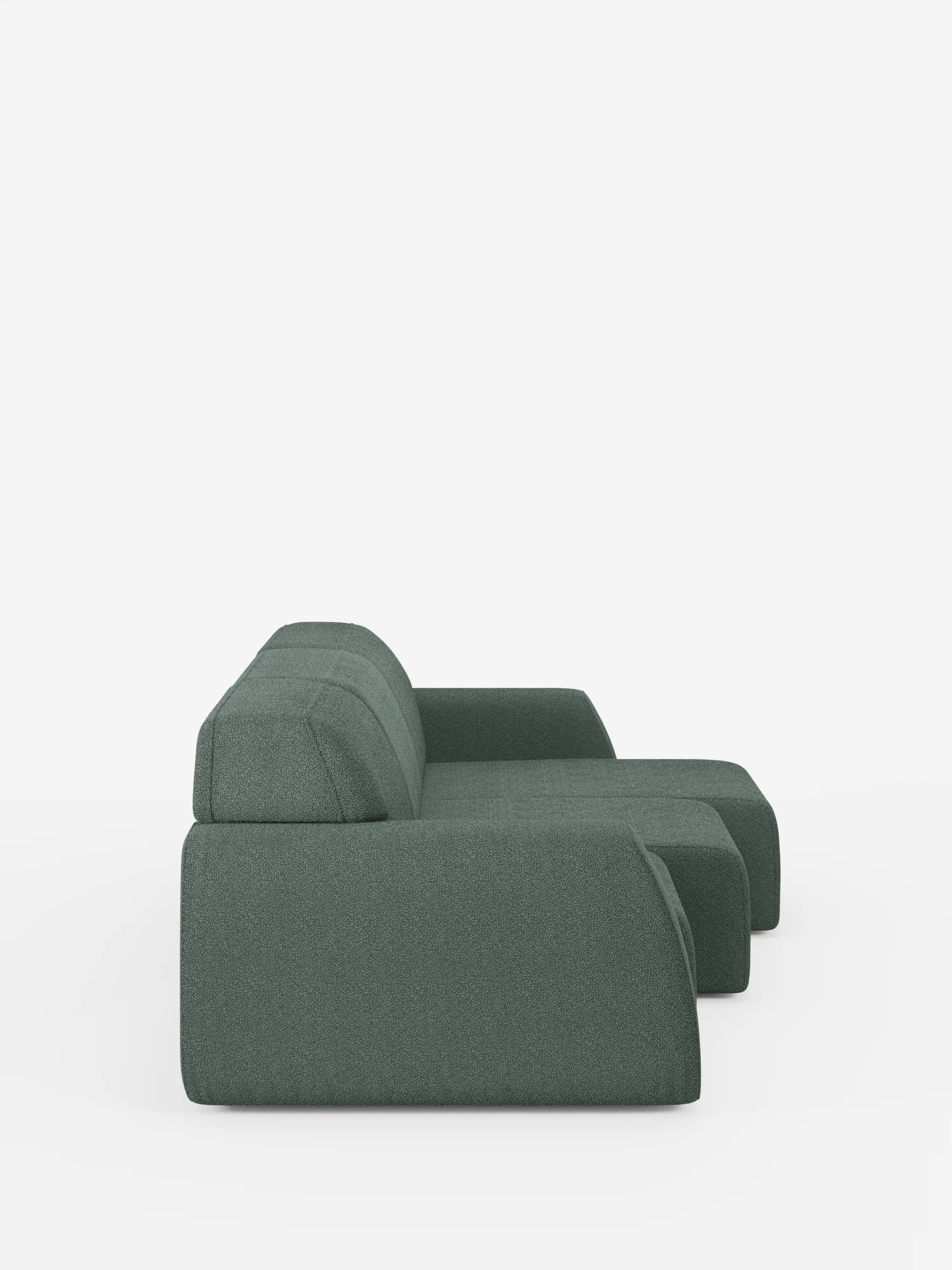 Divano Orbit con 3 sedute scorrevoli ed estensibili di Divani.Store, presentato in un moderno tessuto verde con effetto cotone e rivestimento T33 antimacchia. Visto di profilo su uno sfondo bianco a tinta unita, questo divano contemporaneo presenta sedute basse e profonde e un ampio bracciolo. Le sedute indipendenti, scorrevoli ed estensibili, offrono un comfort personalizzabile pur mantenendo un design minimalista ed elegante.