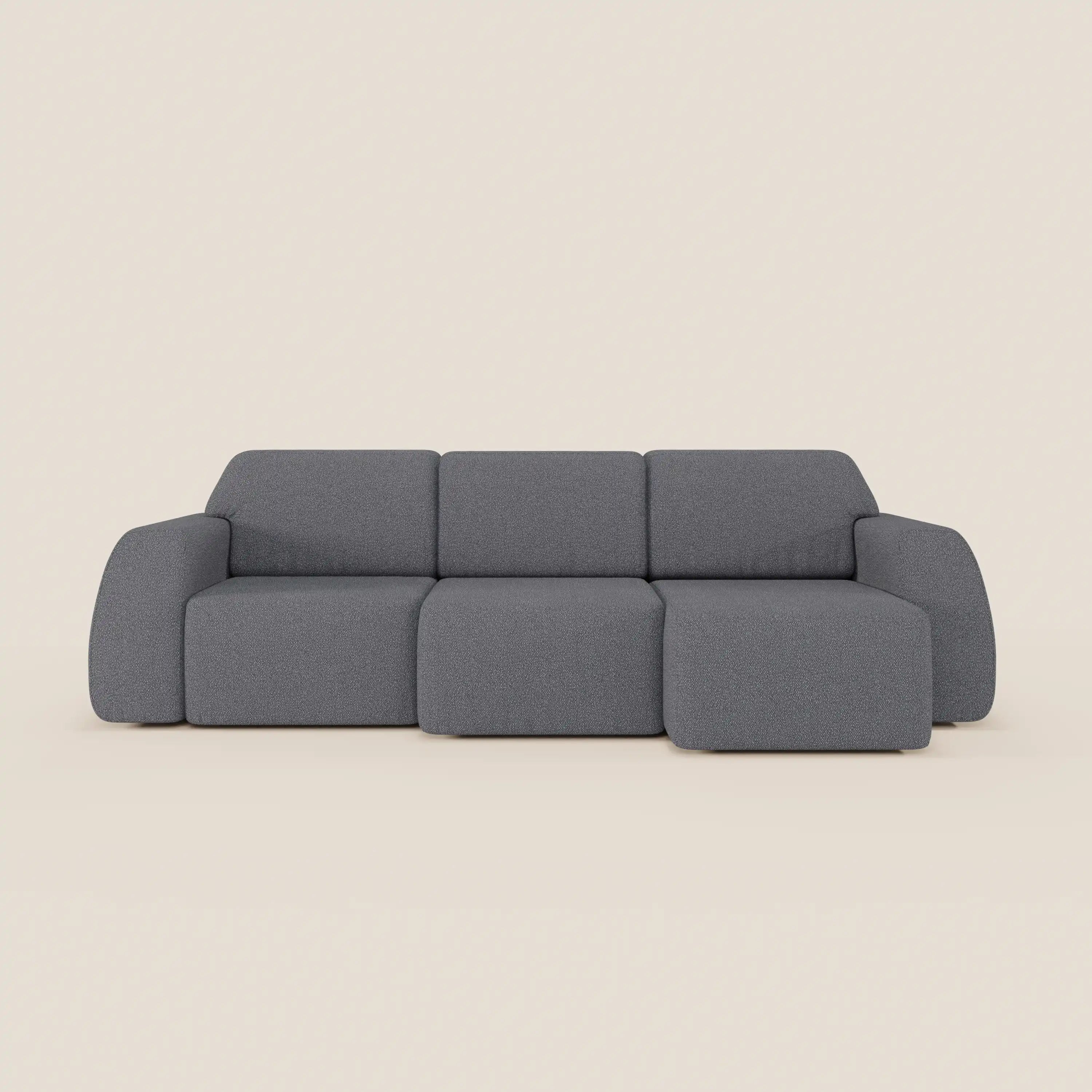 Il divano Orbit di Divani.Store offre 3 sedute scorrevoli e allungabili in tessuto T33 antimacchia effetto cotone. Grazie agli ampi braccioli, allo schienale basso e al design grigio minimalista, combina comfort e stile contemporaneo per il vostro spazio abitativo.