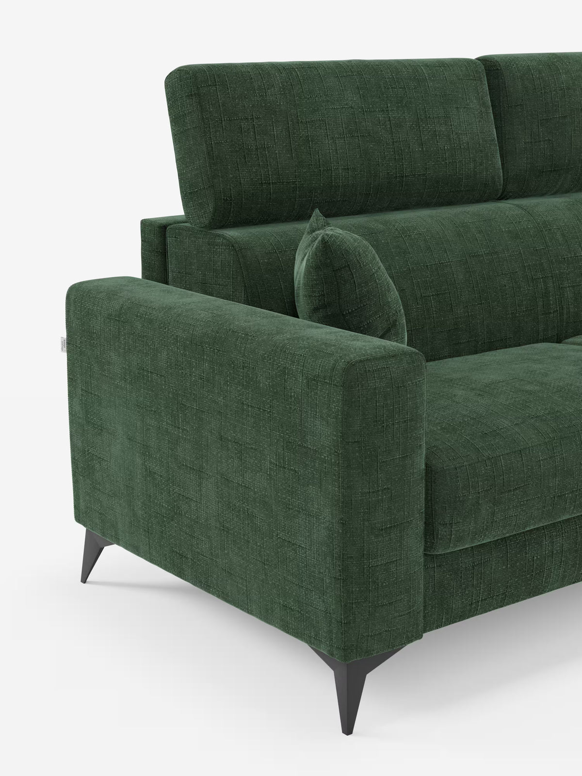 Vi presentiamo il divano letto matrimoniale Pegaso di Divani.Store, un divano letto contemporaneo di colore verde, realizzato in tessuto jacquard antimacchia (T22), caratterizzato da ampi braccioli, gambe nere angolate, un cuscino di seduta quadrato, un cuscino coordinato e poggiatesta regolabili — il tutto in primo piano su uno sfondo bianco a tinta unita.