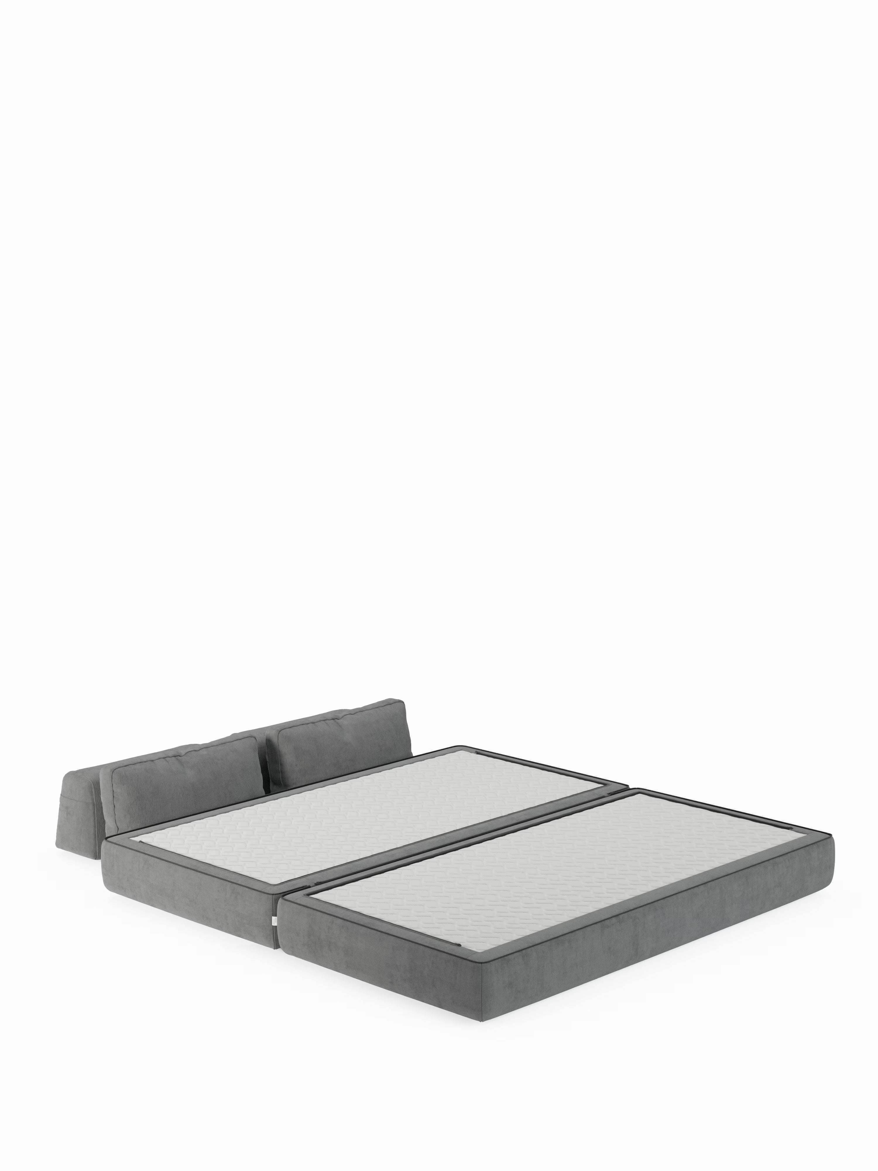 Presentato su uno sfondo bianco a tinta unita, il divano letto matrimoniale a 2 e 3 posti Rift di Divani.Store si caratterizza per un rivestimento grigio moderno e dal profilo ribassato, con linee pulite e una testiera imbottita e mobile. Il suo design a materasso diviso — con un materasso in memory foam alto 22 cm nella versione T31 — offre due superfici di riposo separate affiancate, per un comfort personalizzato e uno stile contemporaneo.