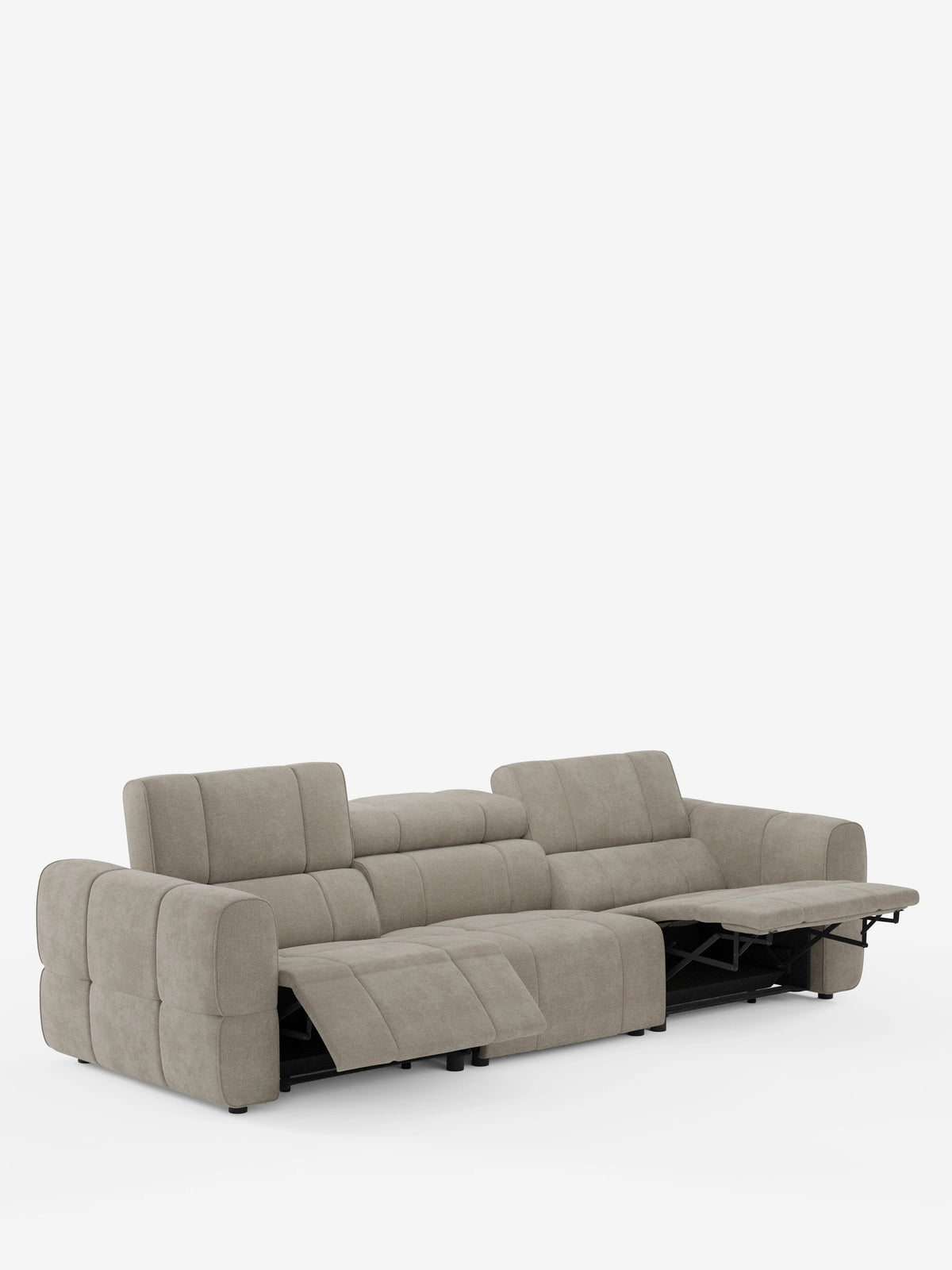 Un divano modulare Giotto a 4 posti con poggiatesta reclinabili e funzione relax elettrica opzionale, rivestito in tessuto smacchiabile T23 color light taupe, è raffigurato su uno sfondo bianco, con poggiatesta regolabili e due poggiapiedi estensibili.