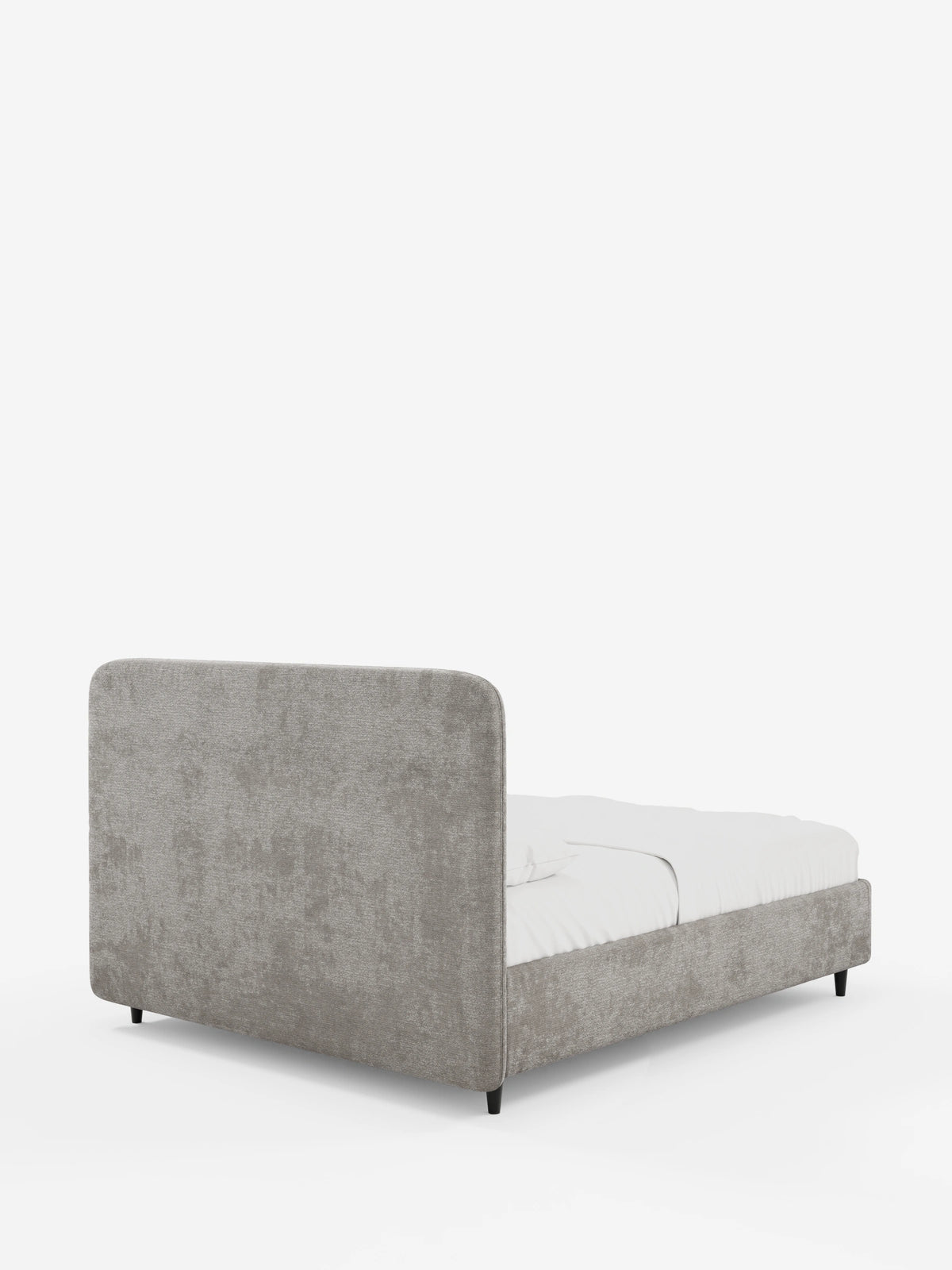 Letto imbottito minimal KAELOS - contenitore, piedini alti e testiera arrotondata in tessuto ciniglia con testiera arrotondata e testurizzata color taupe, biancheria da letto bianca e piedini neri corti su sfondo bianco.