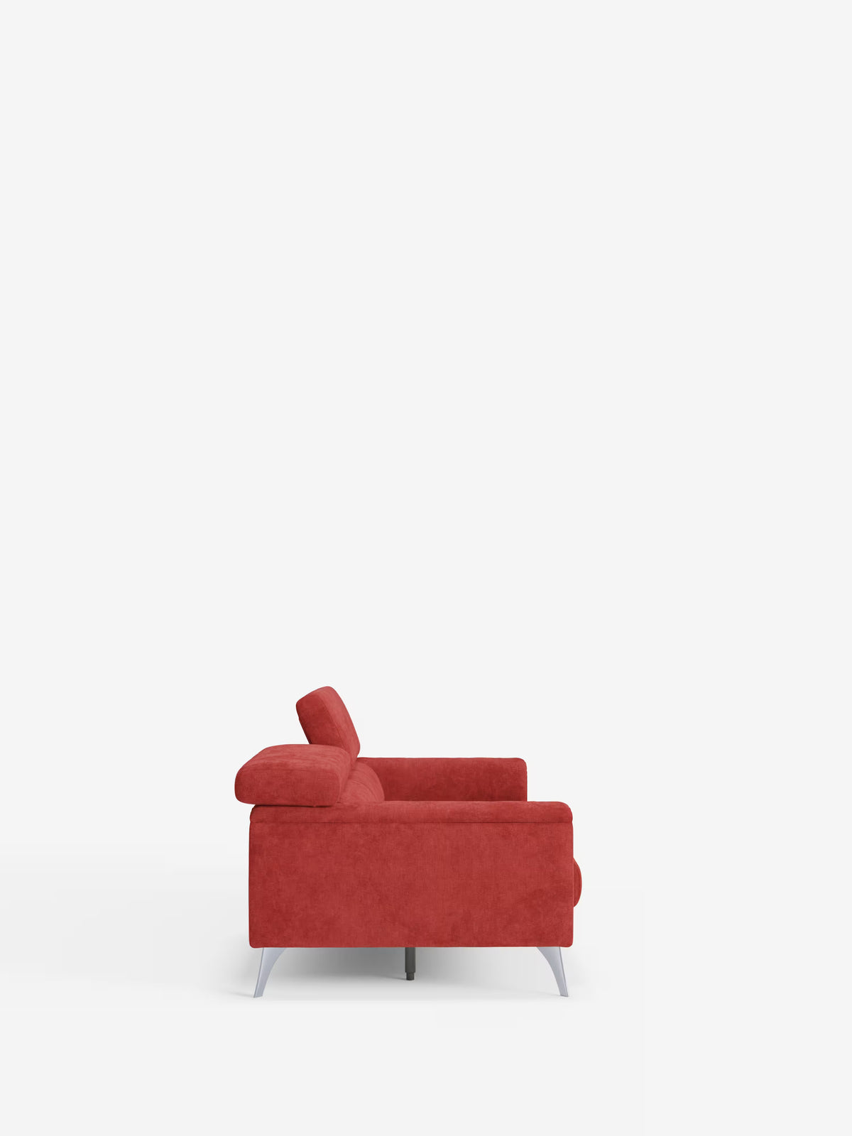 Il divano Caravaggio a 2 e 3 posti con sedute allungabili e poggiatesta reclinabili, rivestito nell’elegante tessuto smacchiabile T31 di Divani.Store, è presentato in un vivace rivestimento rosso, ripreso da una prospettiva laterale su uno sfondo bianco a tinta unita. Caratterizzato da braccioli squadrati, uno schienale basso e gambe angolate color argento, questo divano moderno offre un’estetica pulita e minimalista, ideale per qualsiasi soggiorno contemporaneo.