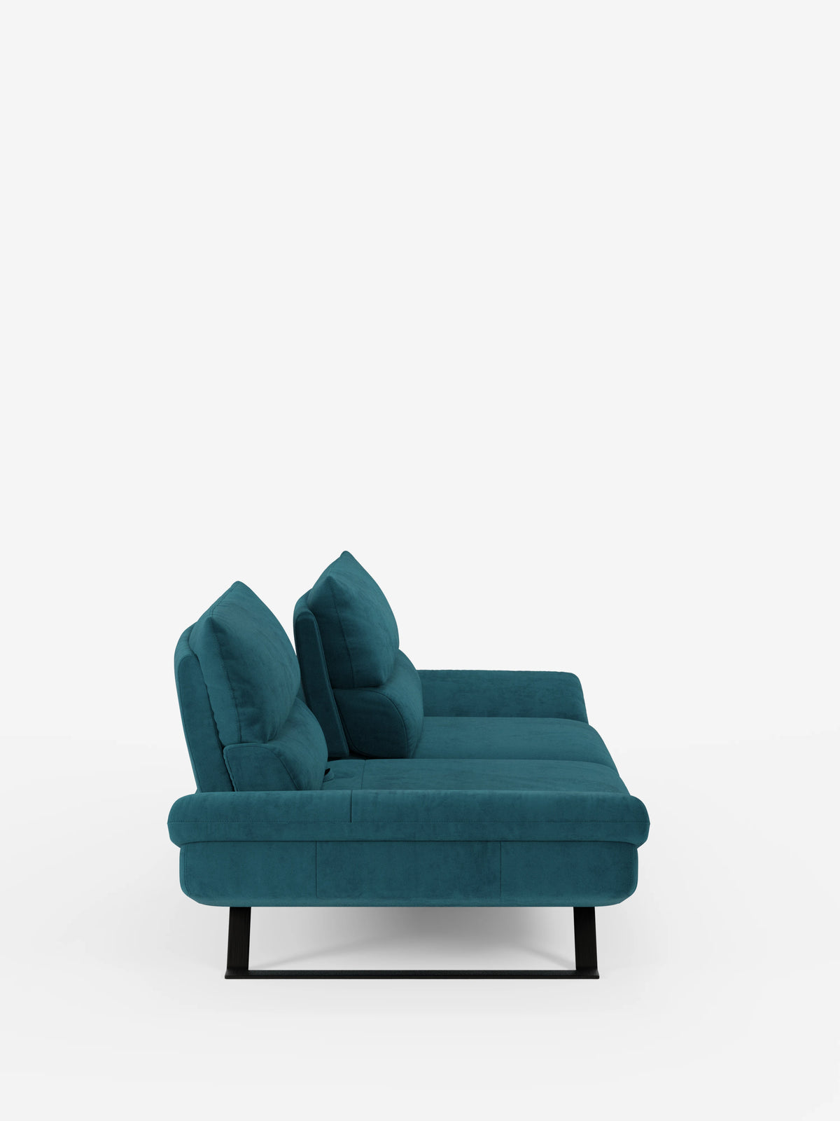 Una vista laterale del divano Eclipse dal design moderno di Divani.Store, qui raffigurato in color verde acqua con due cuscini di seduta, due ampi cuscini dello schienale con schienali traslanti, braccioli bassi e gambe alte in metallo nero. Questo divano contemporaneo presenta un design minimalista con base sospesa ed è rivestito in elegante microfibra T11, facile da pulire, su uno sfondo bianco a tinta unita.