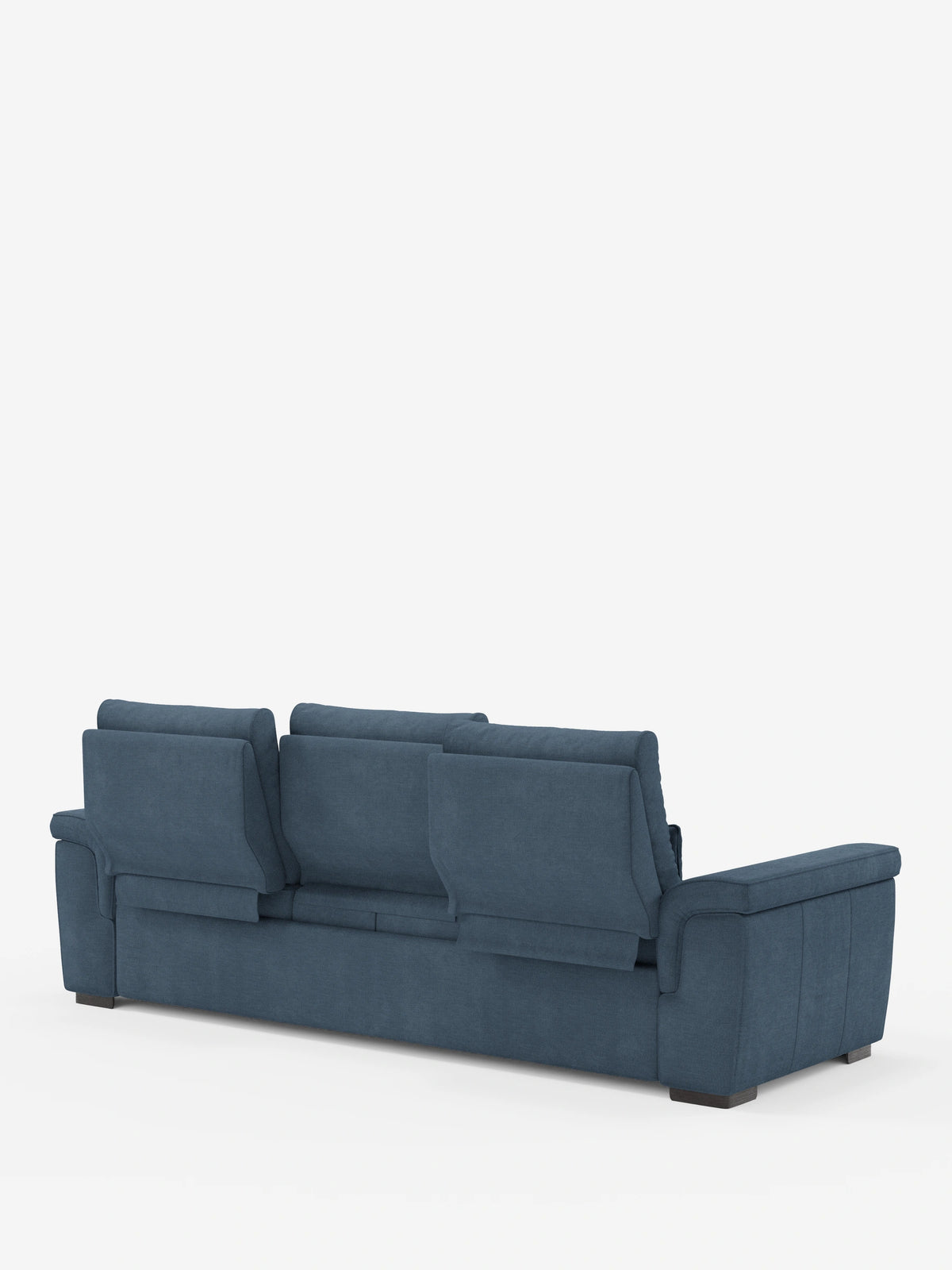 Una vista posteriore di un divano letto angolare blu “Ischia” con schienali traslanti, elemento estraibile e penisola contenitore in tessuto smacchiabile misto lino, caratterizzato da tre schienali traslanti e un ampio bracciolo sul lato destro su sfondo bianco.