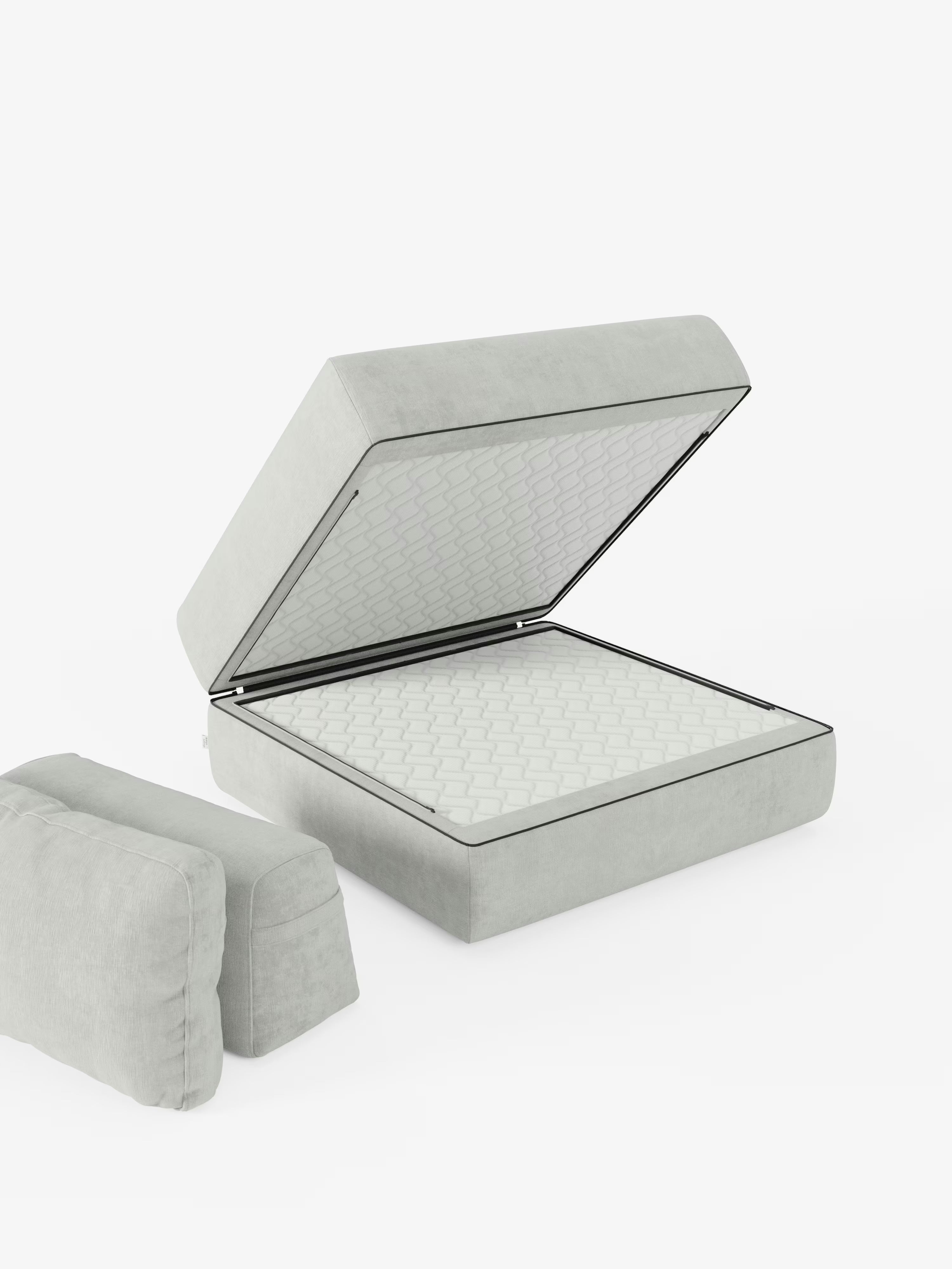 Vi presentiamo la poltrona letto Rift di Divani.Store, rivestita in tessuto T31 grigio chiaro smacchiabile. Con lo schienale mobile e un materasso in memory foam alto 24 cm, rivestito da una fodera bianca con motivo esagonale, questo letto moderno, una volta aperto, rivela un ampio vano contenitore sottostante. Progettato all’insegna dello stile e della praticità, l’allestimento comprende due cuscini grigi abbinati posizionati sul pavimento a sinistra, il tutto su uno sfondo bianco a tinta unita.