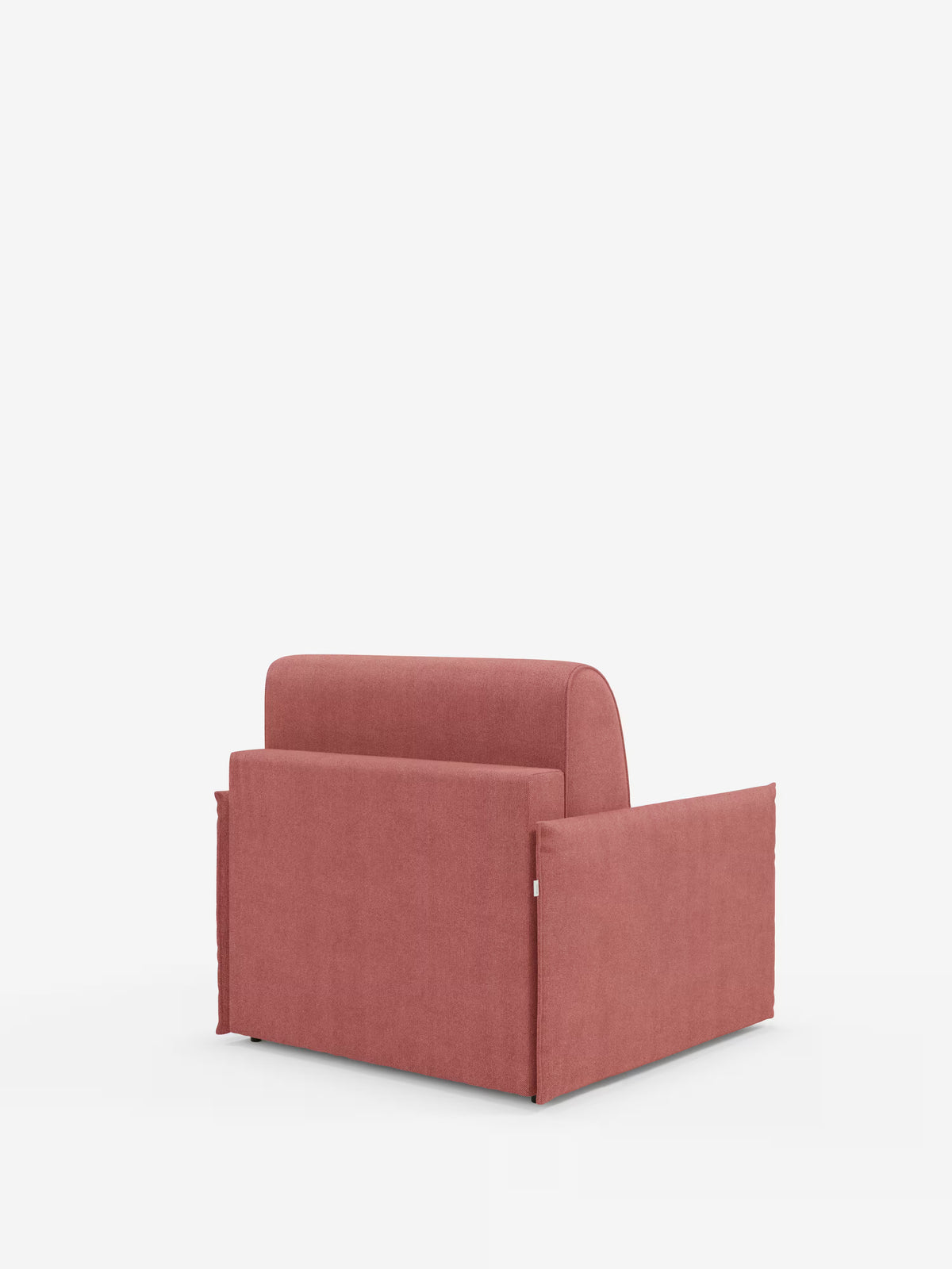 La poltrona letto compatta Evans con materasso di Divani.Store viene presentata di retro con un rivestimento in tessuto T23 rosa intenso e antimacchia su uno sfondo bianco a tinta unita. Questa poltrona compatta presenta una base rettangolare e braccioli, uno schienale arrotondato e linee pulite e minimaliste, offrendo una soluzione salvaspazio contemporanea e accogliente che, all’occorrenza, si trasforma facilmente in un elegante letto aggiuntivo. Il rivestimento è completamente sfoderabile per facilitare
