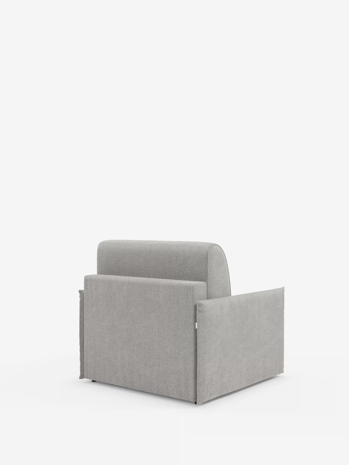 Una poltrona letto compatta Evans in grigio chiaro, dal design contemporaneo, con materasso di Divani.Store, rivestita in tessuto T23 sfoderabile e antimacchia, è raffigurata di spalle su uno sfondo bianco uniforme. Le sue linee pulite e le forme rettangolari mettono in risalto il design minimalista e robusto, rendendola una poltrona letto singola ideale per chi è alla ricerca di una soluzione elegante e salvaspazio.