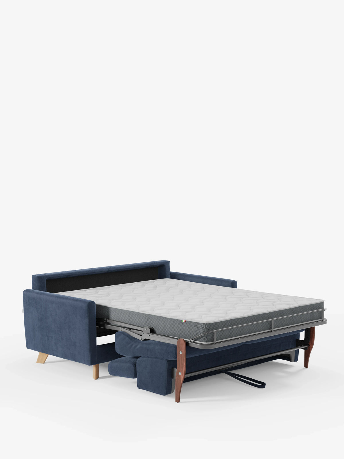 Un divano letto Francy blu con poggiatesta regolabili di Divani.Store è esposto in posizione aperta, con il materasso grigio chiaro completamente esteso. Questo divano a due posti presenta braccioli dritti, gambe in legno e uno schienale basso con poggiatesta regolabili. La struttura del letto a scomparsa e il materasso sono interamente visibili, mettendo in evidenza la pratica funzione trasformabile di questo divano con rivestimento sfoderabile al 100%, realizzato in elegante tessuto T30 resistente alle