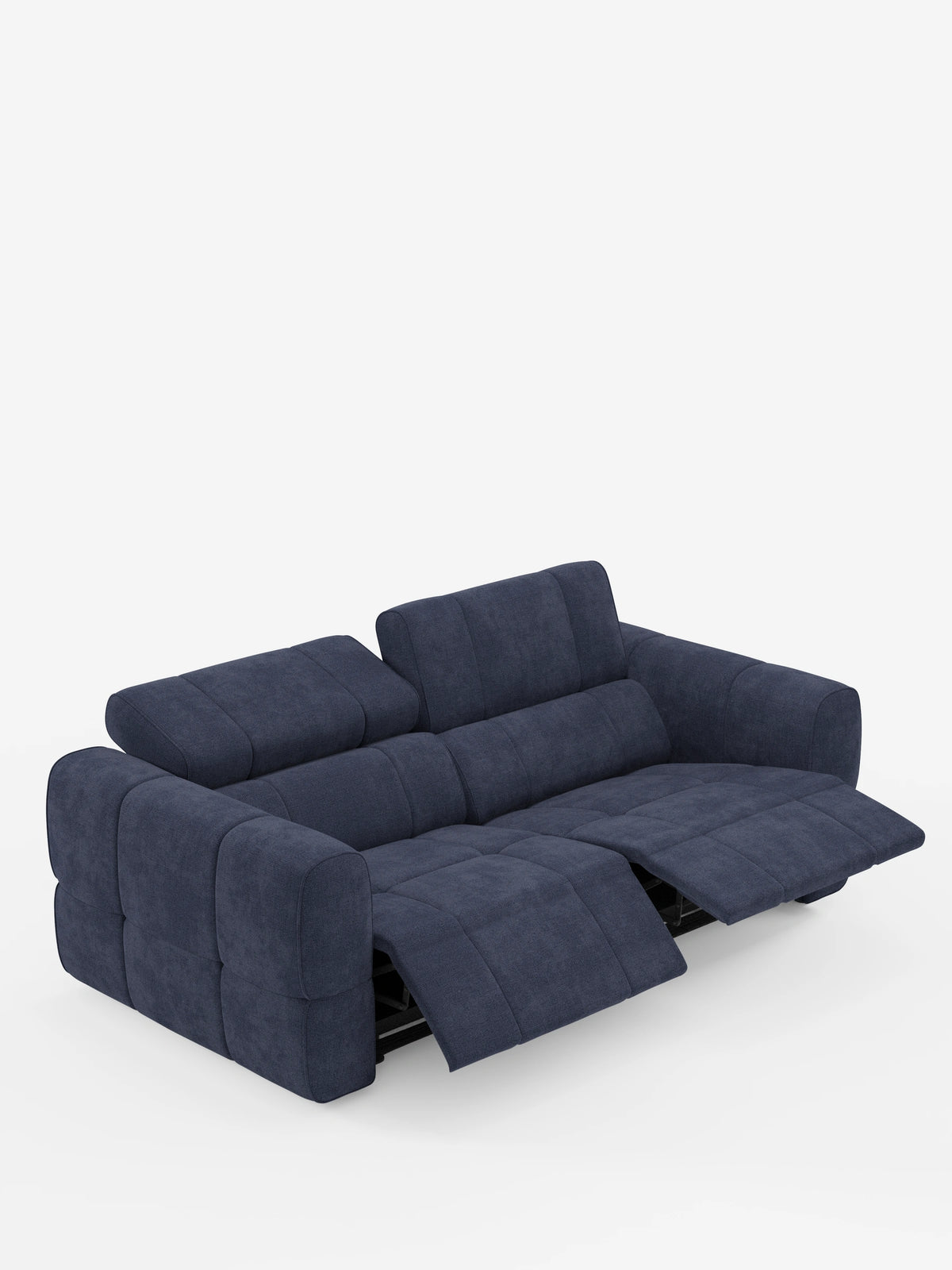 Un moderno divano modulare Giotto a 3 posti, color blu scuro, con poggiatesta reclinabili e funzione relax elettrica opzionale, rivestito in tessuto smacchiabile T23 su sfondo bianco, caratterizzato da cuscini trapuntati, poggiatesta regolabili e due poggiapiedi elettrici.