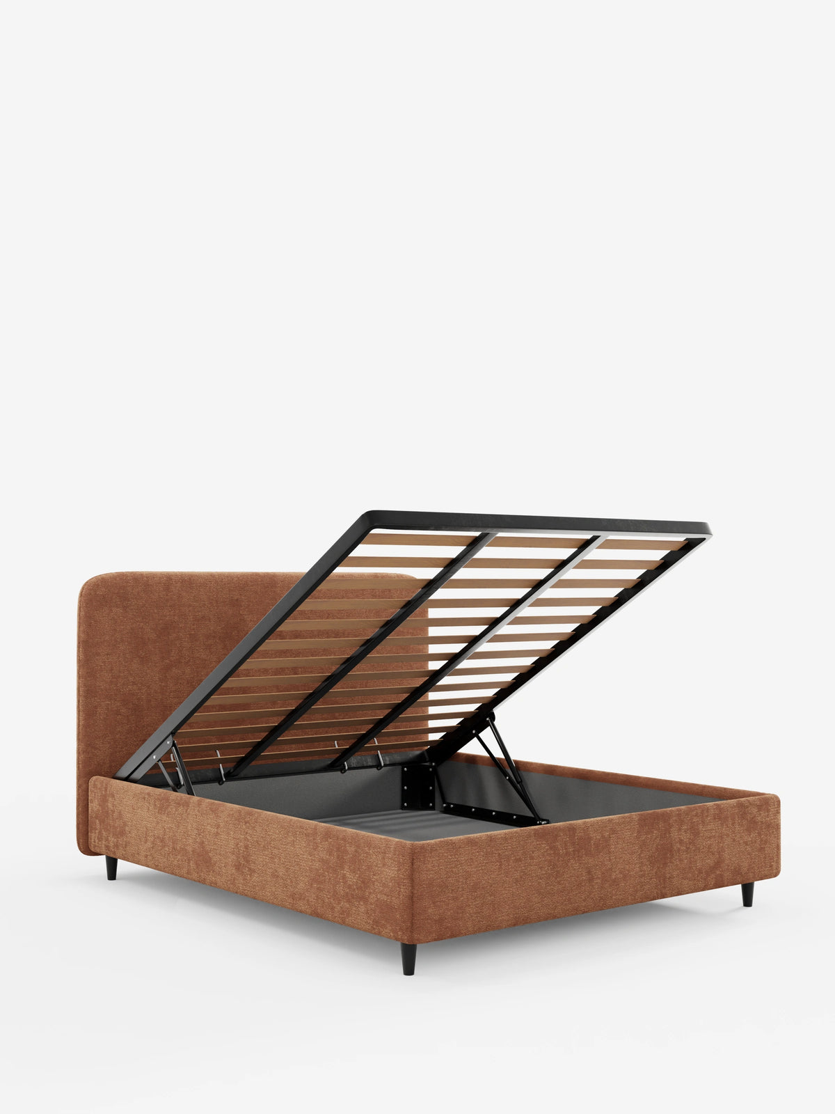 Il letto KAELOS minimal imbottito - con vano contenitore, piedini alti e testiera arrotondata in tessuto ciniglia è un letto imbottito in stile minimal, realizzato in tessuto ciniglia color ruggine dalla trama rigata, con testiera arrotondata e base rialzata che nasconde un vano contenitore.