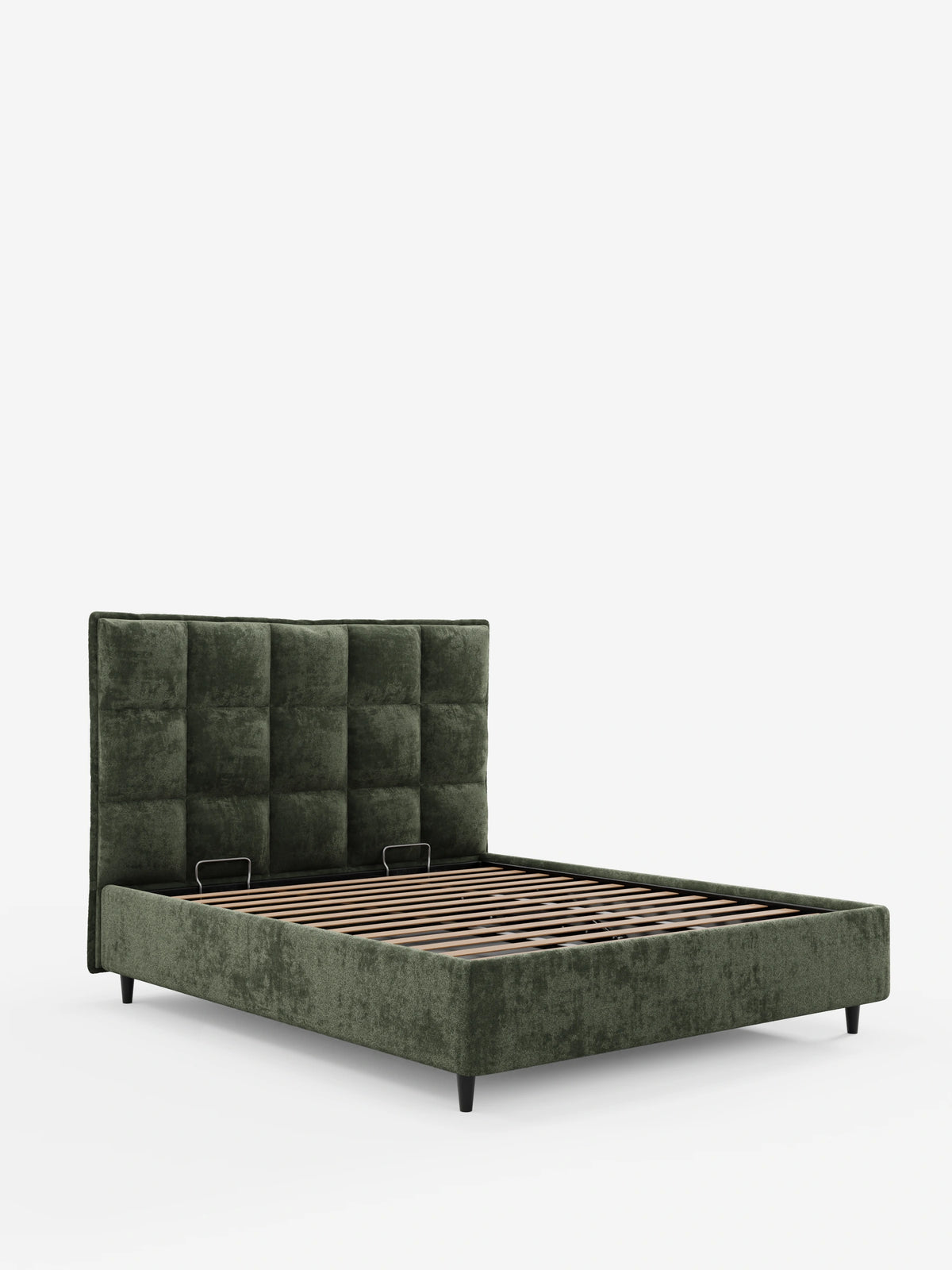Letto imbottito AURO con contenitore e testiera alta capitonné in ciniglia Oeko-Tex® color verde salvia, caratterizzato da una testiera capitonné a motivo a griglia, doghe in legno a vista e sottili gambe affusolate scure su sfondo bianco.