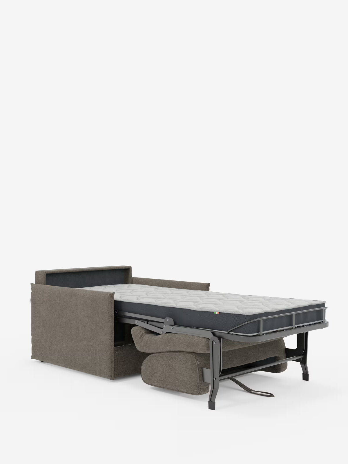 La poltrona letto compatta Evans con materasso di Divani.Store è qui presentata con rivestimento in tessuto T23 grigio, facile da pulire. Grazie alla struttura metallica estraibile che, una volta completamente estesa, rivela il materasso, questa versatile poltrona si trasforma in un letto singolo compatto. Il design mette in risalto sia il comodo cuscino di seduta che il pratico meccanismo estraibile, rendendola una soluzione salvaspazio ideale per gli spazi ridotti. Inoltre, il rivestimento è sfoderabile