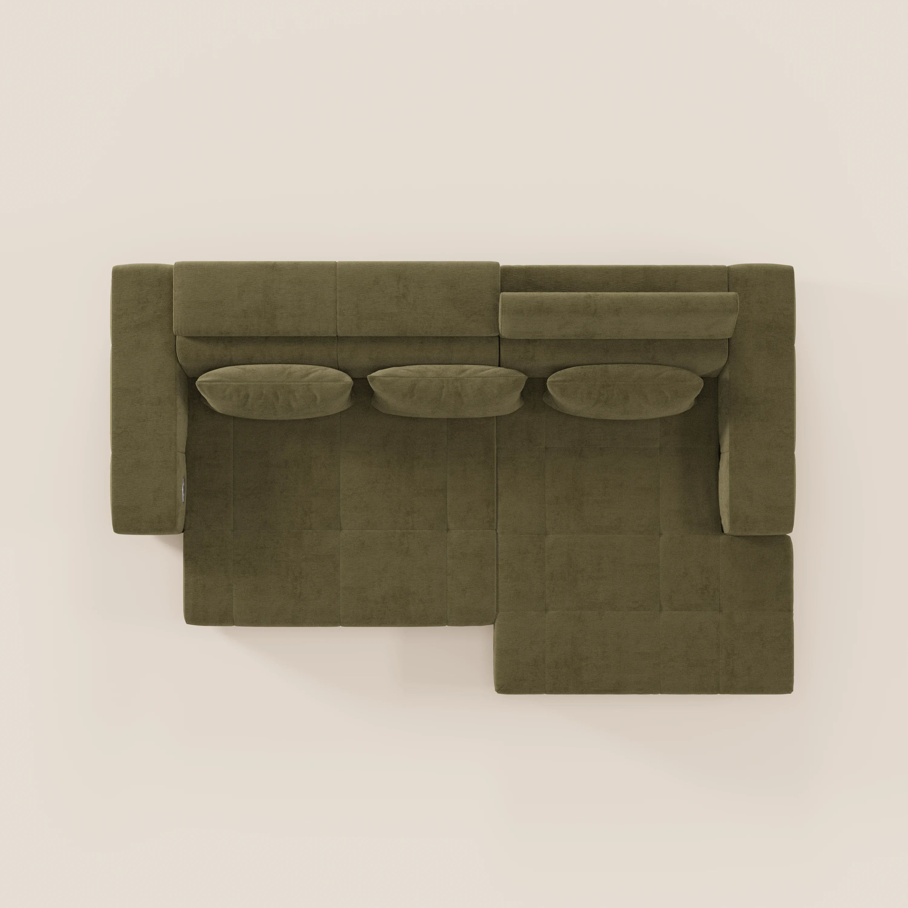 Vista dall'alto del Monarch Divano angolare con penisola e Relax Elettrico di Divani.Store, in tessuto verde T31 smacchiabile, con tre sedute, cuscini per lo schienale, cuscini lombari, chaise lounge sul lato destro e poggiatesta regolabili.