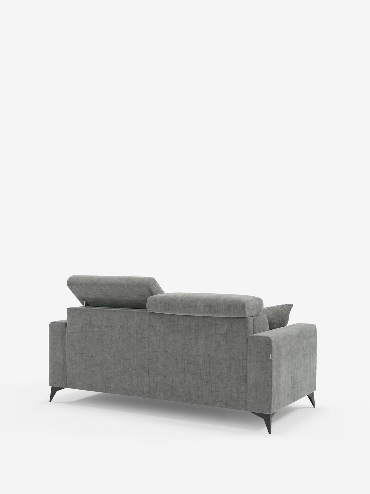 Un divano letto matrimoniale Pegaso in grigio contemporaneo di Divani.Store, caratterizzato da due ampi cuscini di seduta e gambe nere angolate. Uno dei poggiatesta regolabili in tessuto jacquard è sollevato, mentre l'altro è disteso. Il divano è raffigurato di retro, mettendo in risalto la sua silhouette rettangolare e il design elegante e minimalista su uno sfondo bianco.
