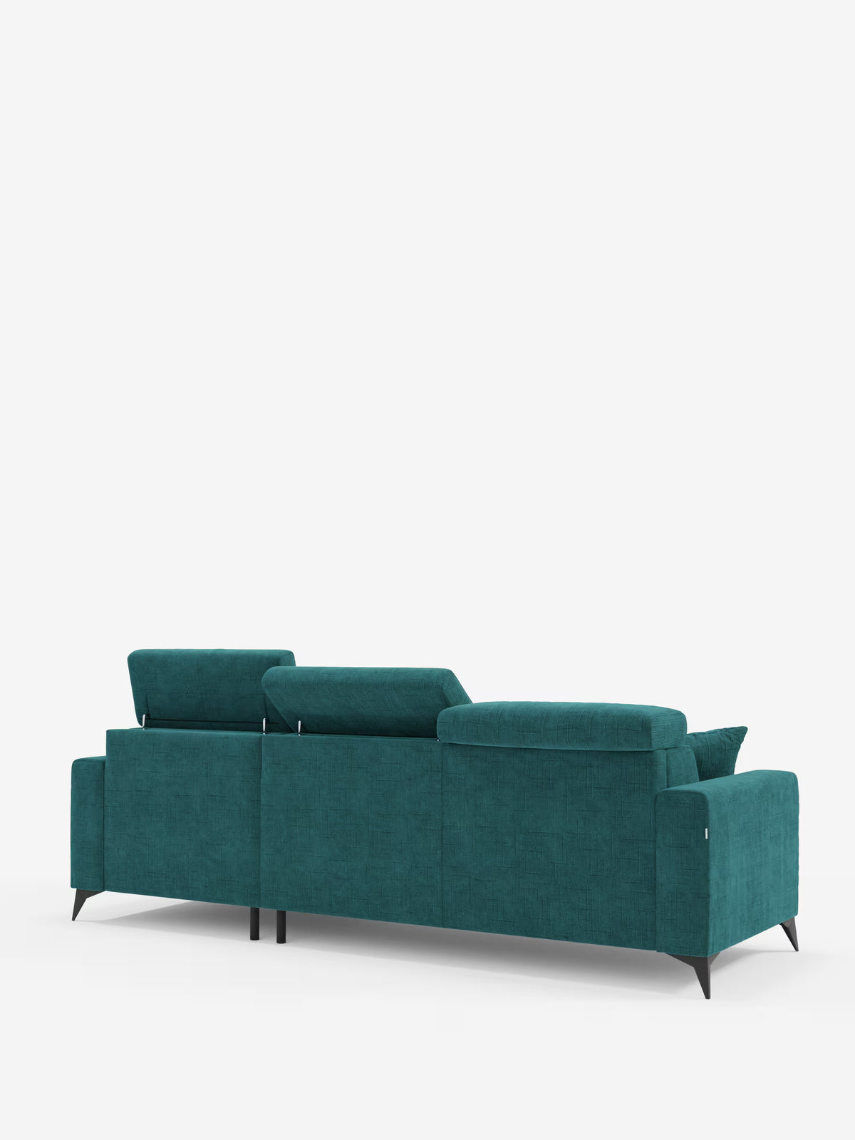 Il divano letto angolare Pegaso di Divani.Store è raffigurato di retro, con rivestimento in tessuto jacquard color verde acqua resistente alle macchie, tre poggiatesta reclinabili e un’elegante chaise longue con vano portaoggetti. Le sue slanciate gambe angolari nere e le linee pulite e moderne risaltano sullo sfondo bianco, mettendo in risalto il design contemporaneo del divano.