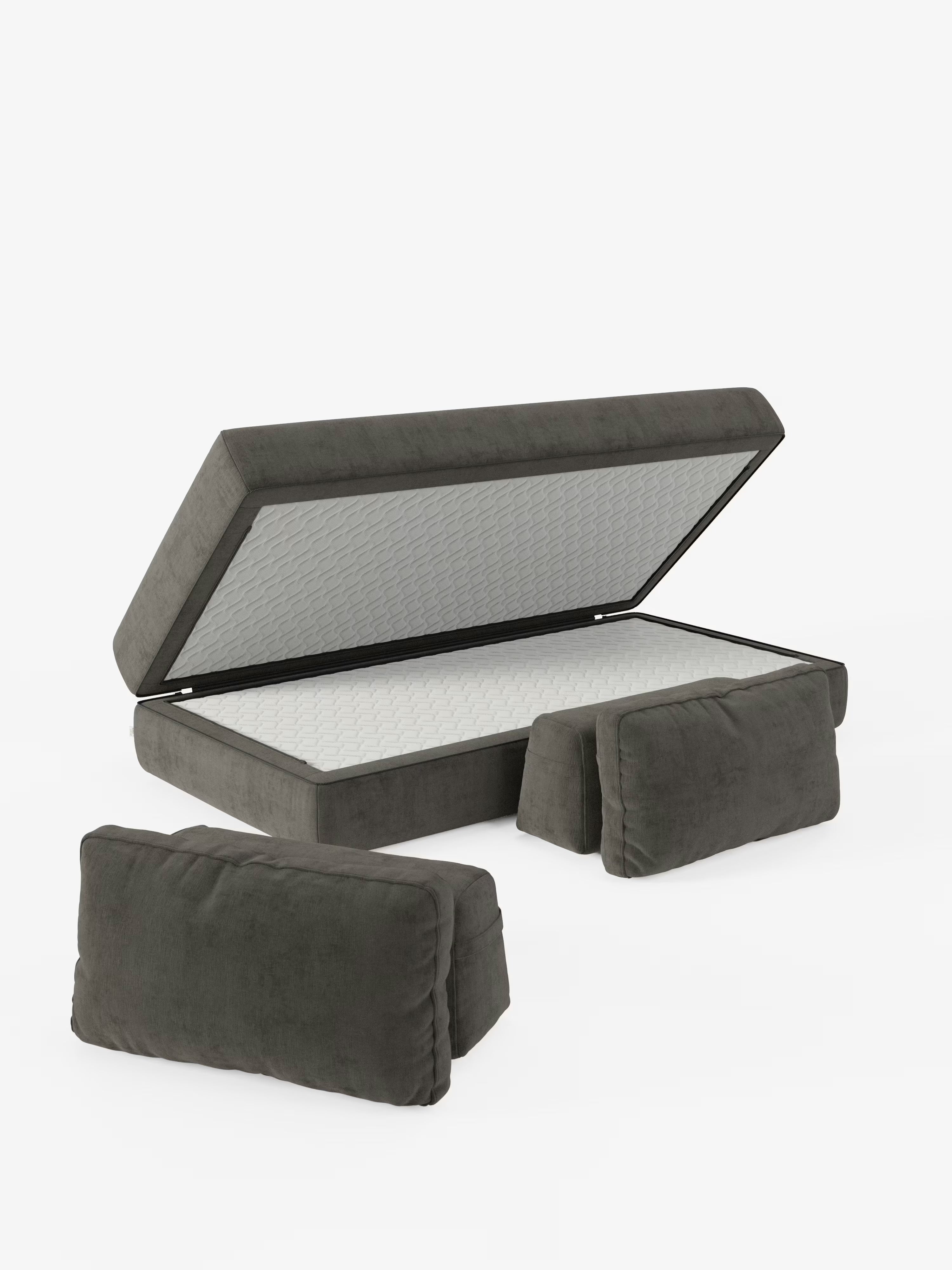 Il divano letto matrimoniale a 2 e 3 posti “Rift” di Divani.Store presenta un elegante rivestimento grigio e schienali regolabili. Il suo vano portaoggetti incernierato e apribile rivela un interno trapuntato bianco, in linea con il moderno stile “sistema living”. Due cuscini grigi coordinati completano il letto, che vanta un lussuoso materasso in memory foam alto 24 cm, rivestito in tessuto T31 antimacchia, per un connubio perfetto tra stile e praticità.