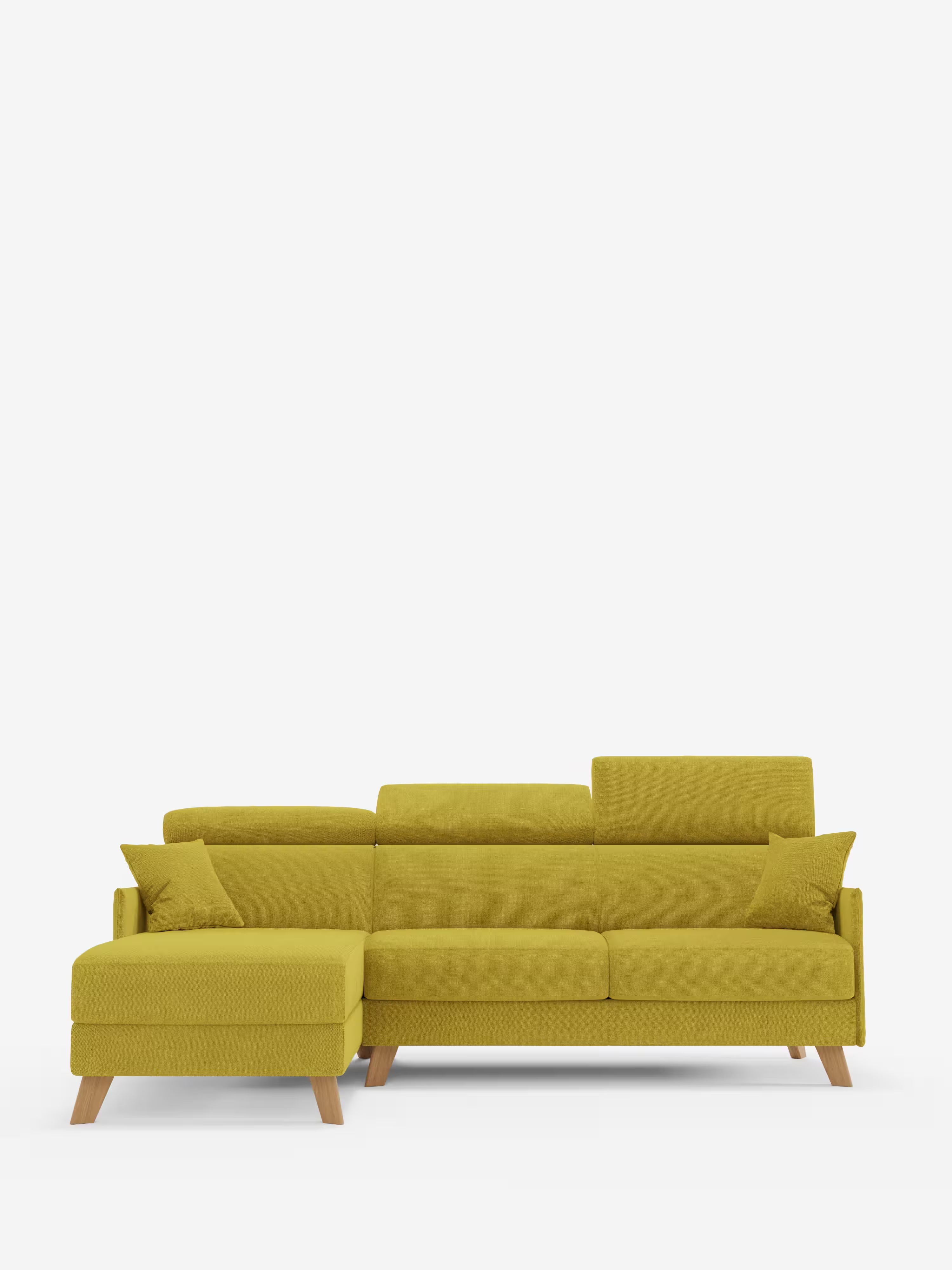 Vi presentiamo il “Sole”, divano letto matrimoniale angolare con penisola contenitore e poggiatesta reclinabili di Divani.Store, un divano componibile contemporaneo rivestito in tessuto T23 giallo senape resistente alle macchie. Caratterizzato da gambe in legno e linee pulite di ispirazione scandinava, questo divano comprende una chaise longue orientata a sinistra, tre schienali regolabili e due cuscini quadrati coordinati. Il prodotto è elegantemente messo in risalto su uno sfondo bianco a tinta unita.