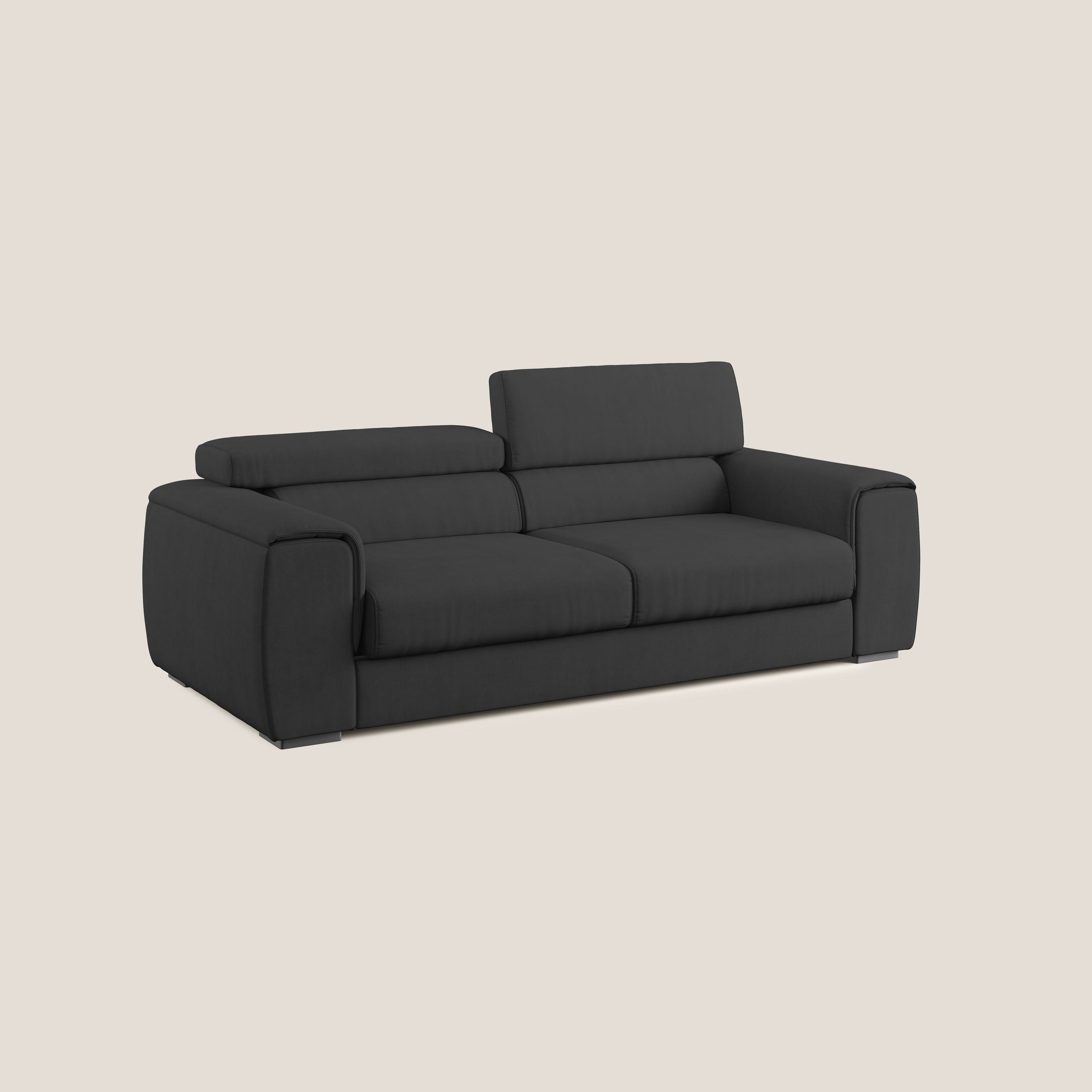 Zeno Divano con pouf estraibile poggiapiedi in tessuto morbido impermeabile T02 nero - divani.store