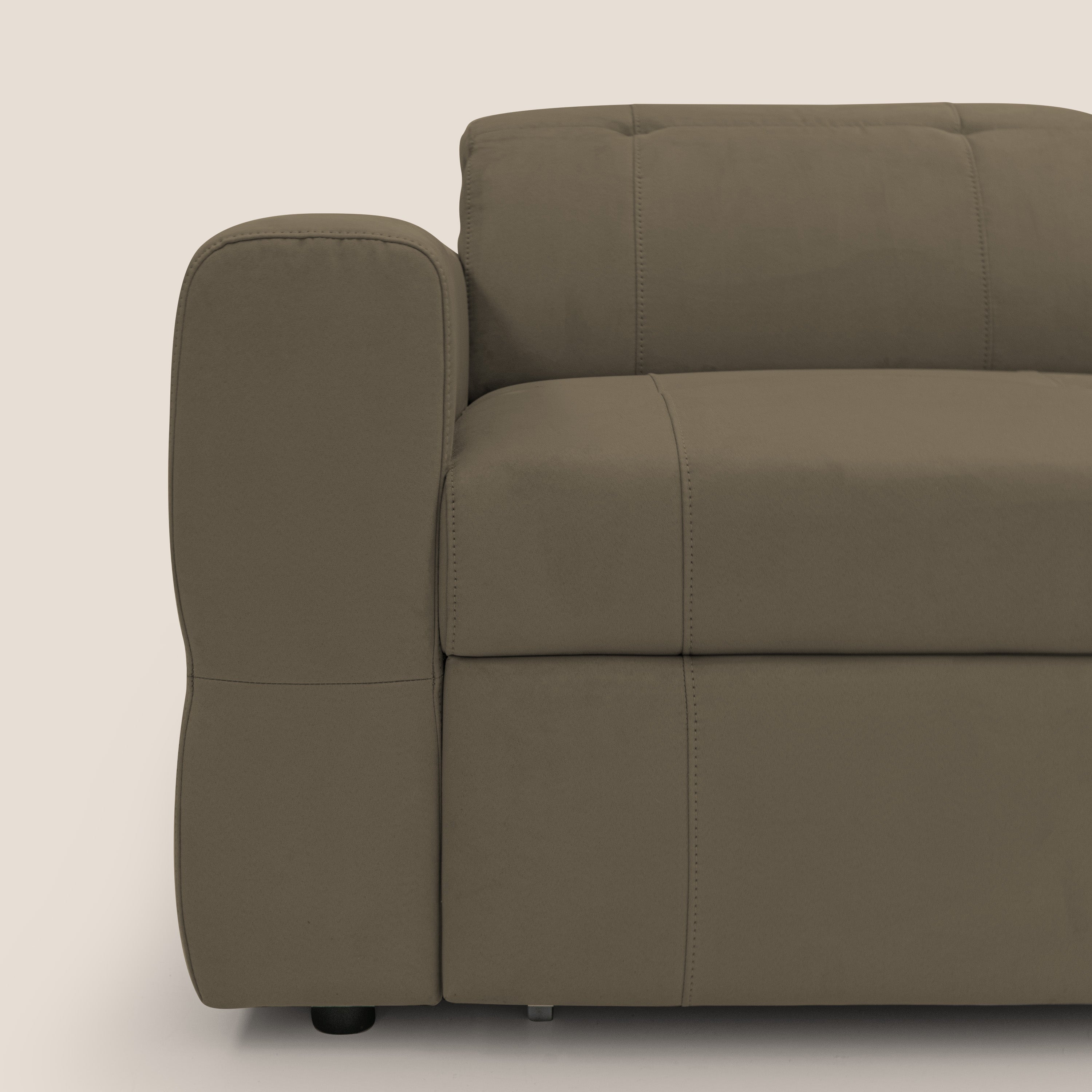 Kronos Divano angolare con poggiapiedi estraibile e pouf contenitore mobile in microfibra impermeabile T11 marrone - divani.store