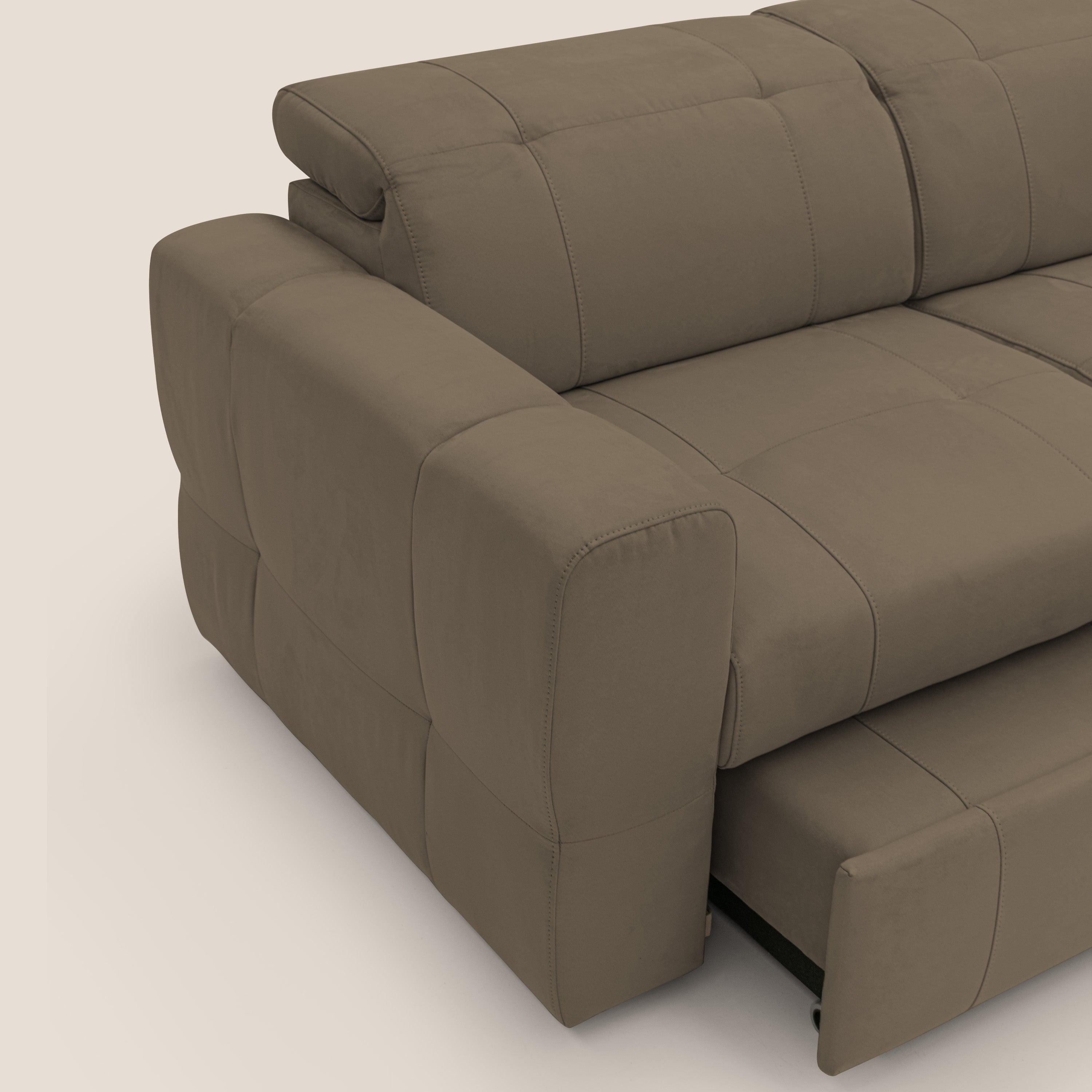 Kronos Divano angolare con poggiapiedi estraibile e pouf contenitore mobile in microfibra impermeabile T11 marrone - divani.store