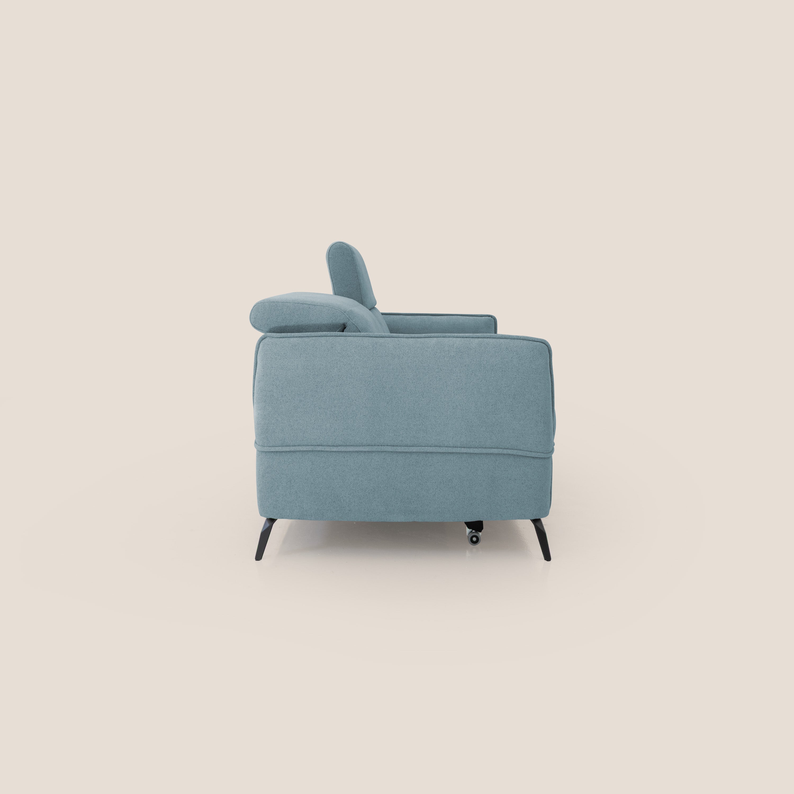 Bloom Divano con poggiapiedi estraibile piedini alti e poggiatesta reclinabili in tessuto bouclé impermeabile T07 carta da zucchero - divani.store