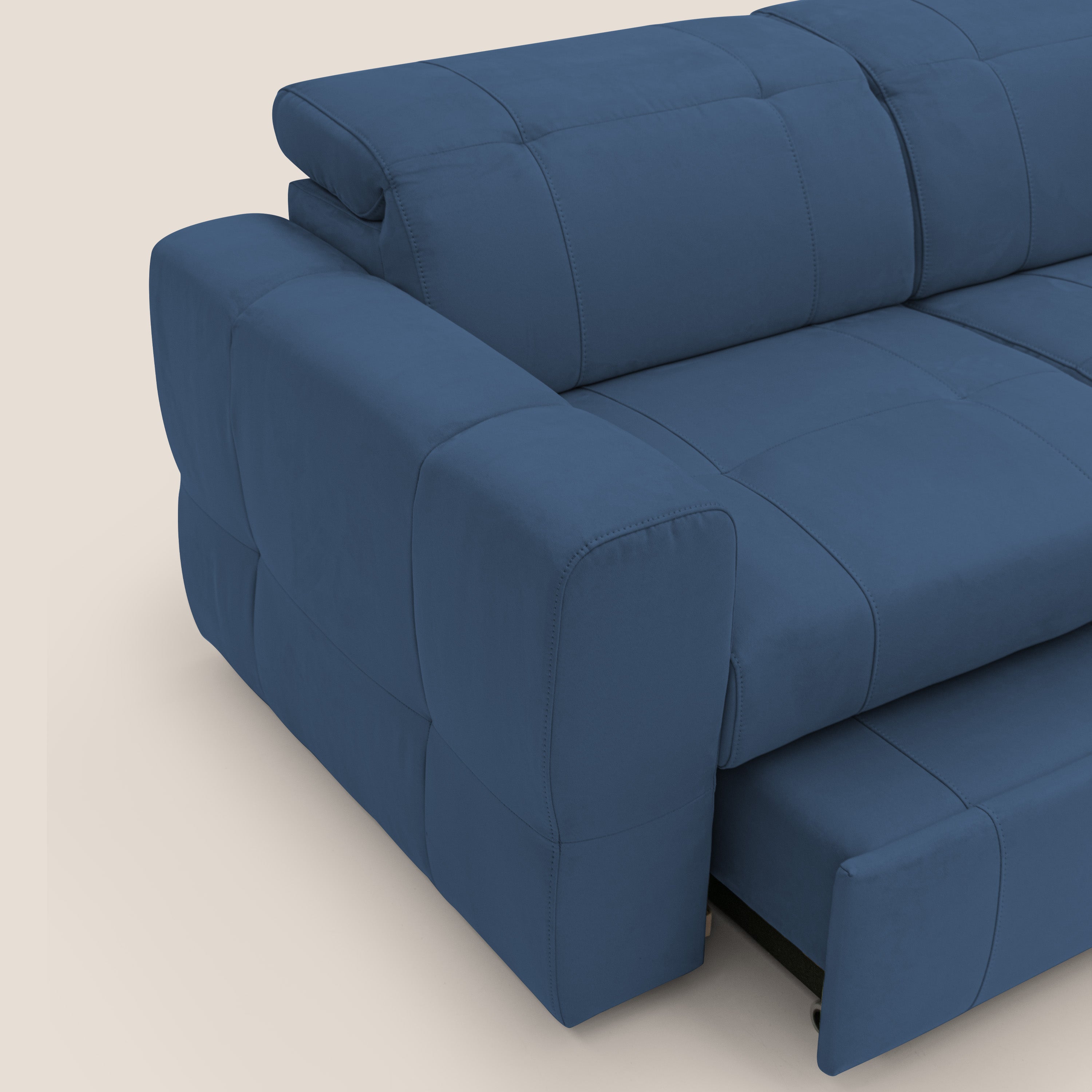 Kronos Divano con pouf estraibile poggiapiedi e poggiatesta reclinabili in morbida microfibra impermeabile T11 blu - divani.store