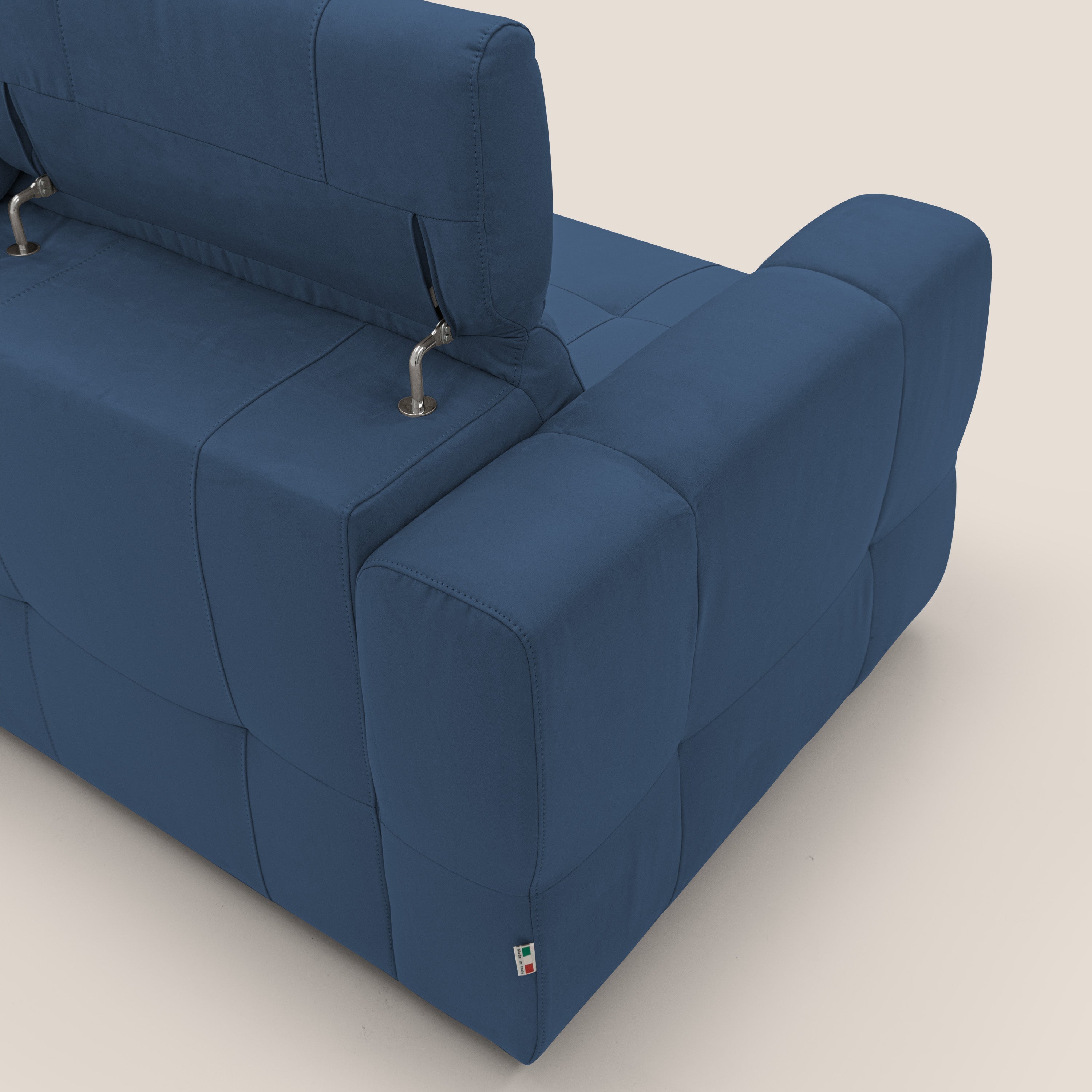 Kronos Divano con pouf estraibile poggiapiedi e poggiatesta reclinabili in morbida microfibra impermeabile T11 blu - divani.store