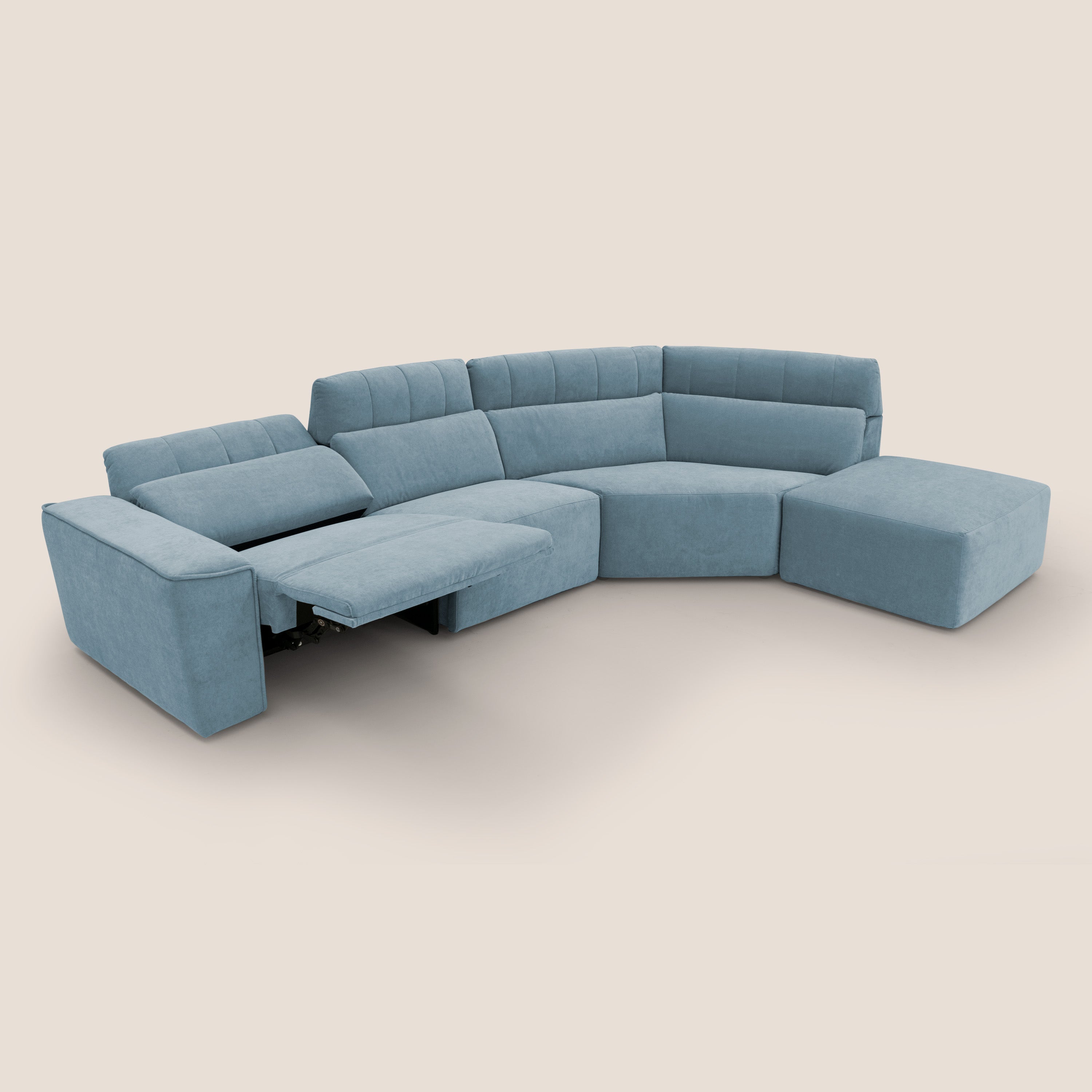 Clark Divano angolare con opzione relax elettrico in tessuto smacchiabile impermeabile T17 carta da zucchero - divani.store