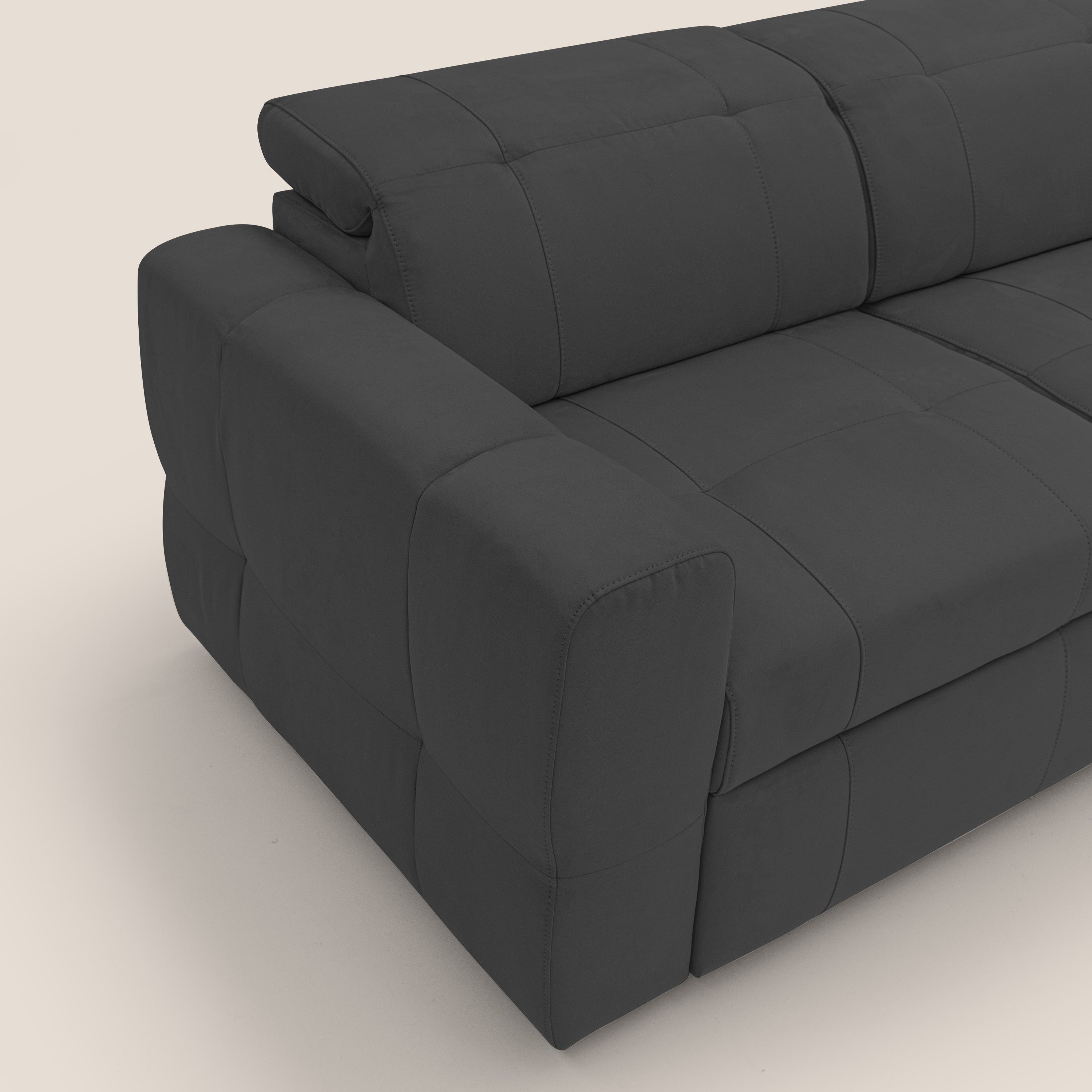 Kronos Divano con pouf estraibile poggiapiedi e poggiatesta reclinabili in morbida microfibra impermeabile T11 nero - divani.store