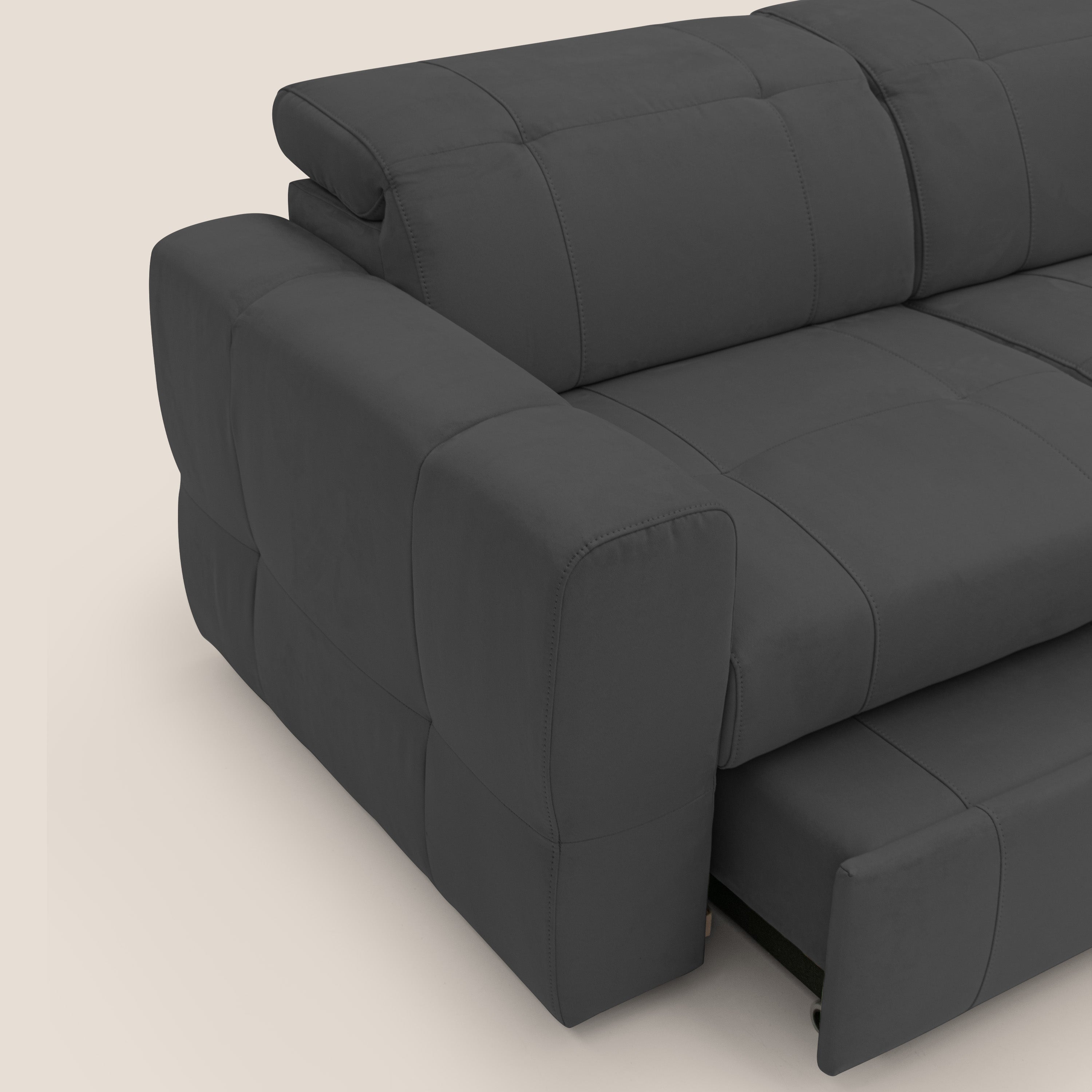 Kronos Divano con pouf estraibile poggiapiedi e poggiatesta reclinabili in morbida microfibra impermeabile T11 nero - divani.store