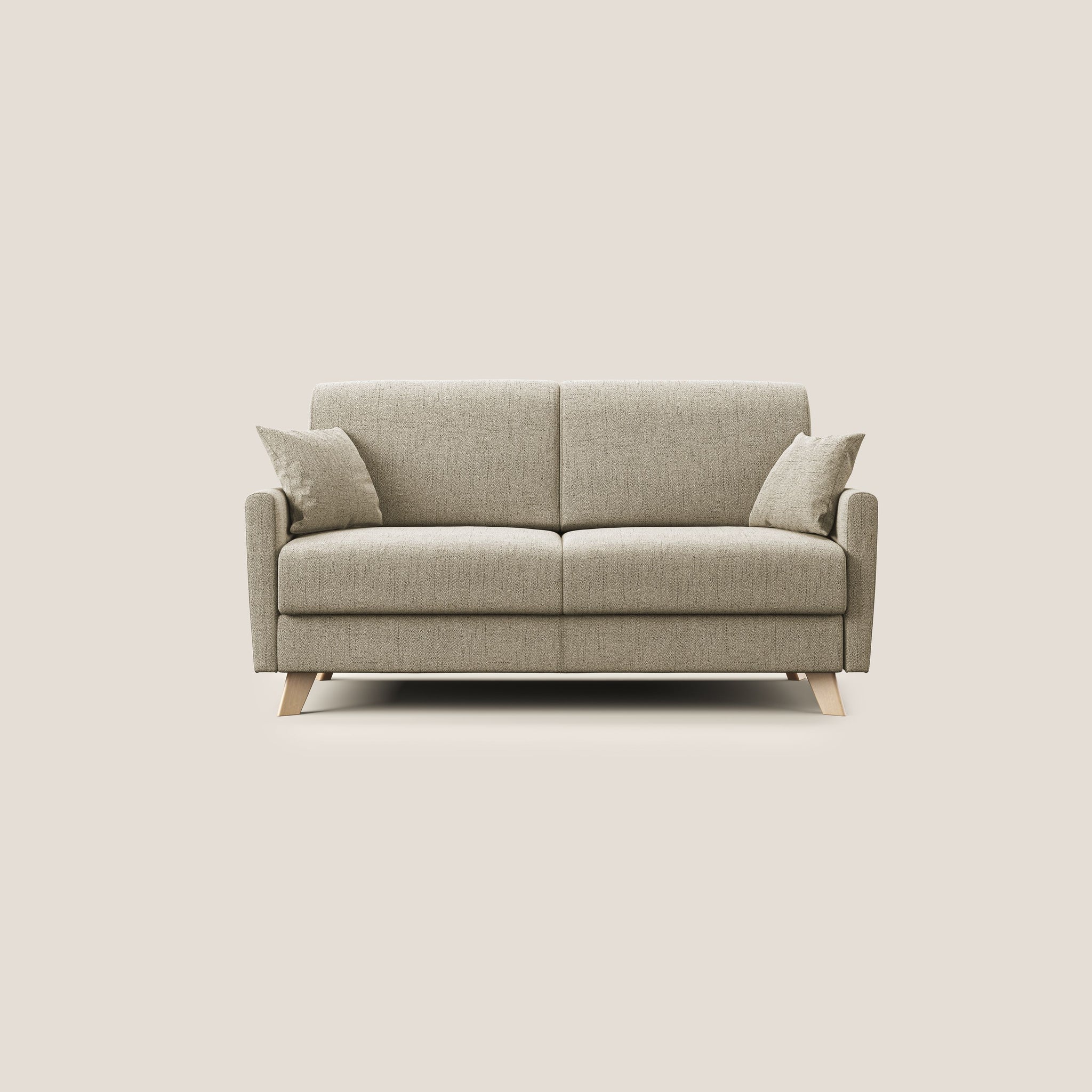 Un divano letto Edgar di Divani.Store, da 200 cm con materasso da 160x197 cm in tessuto impermeabile T03 beige, è appoggiato su uno sfondo chiaro. Con gambe in legno e linee pulite, emana un design minimalista e moderno completato da due cuscini coordinati su ogni lato. Prodotto in Italia, unisce elegantemente stile e funzionalità.