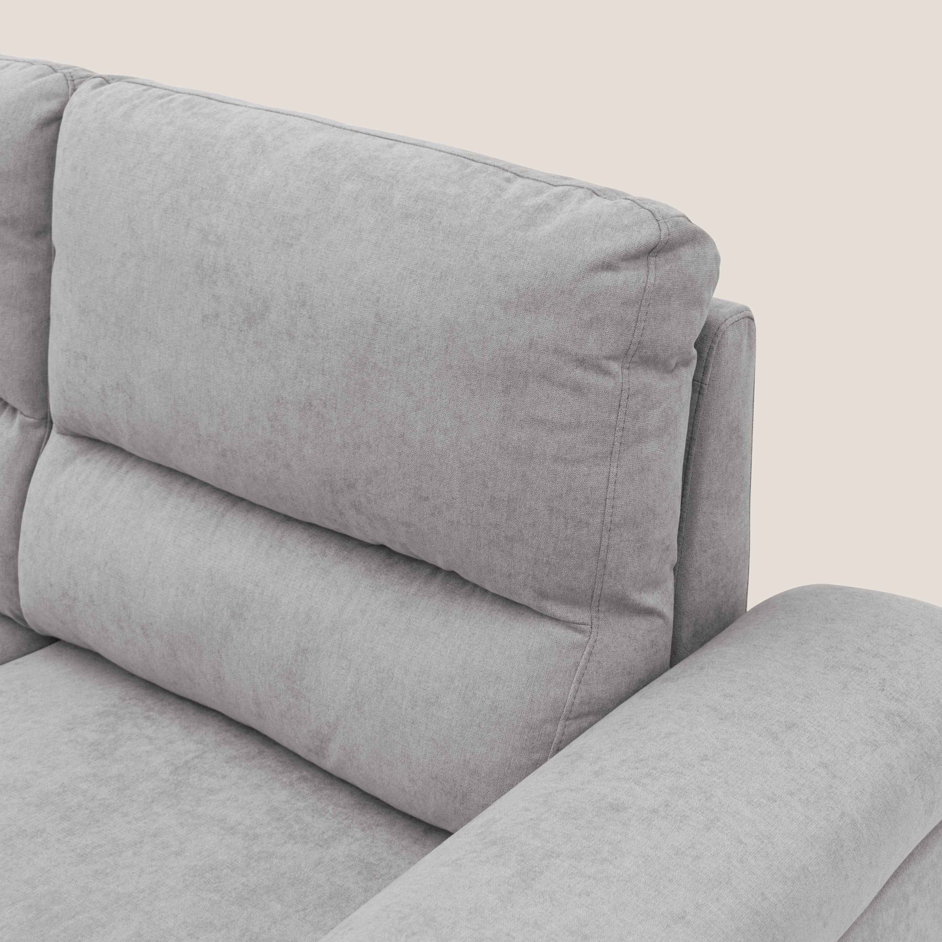 Minerva divano con pouf estraibile poggiapiedi in tessuto morbido impermeabile T02 grigio chiaro - divani.store