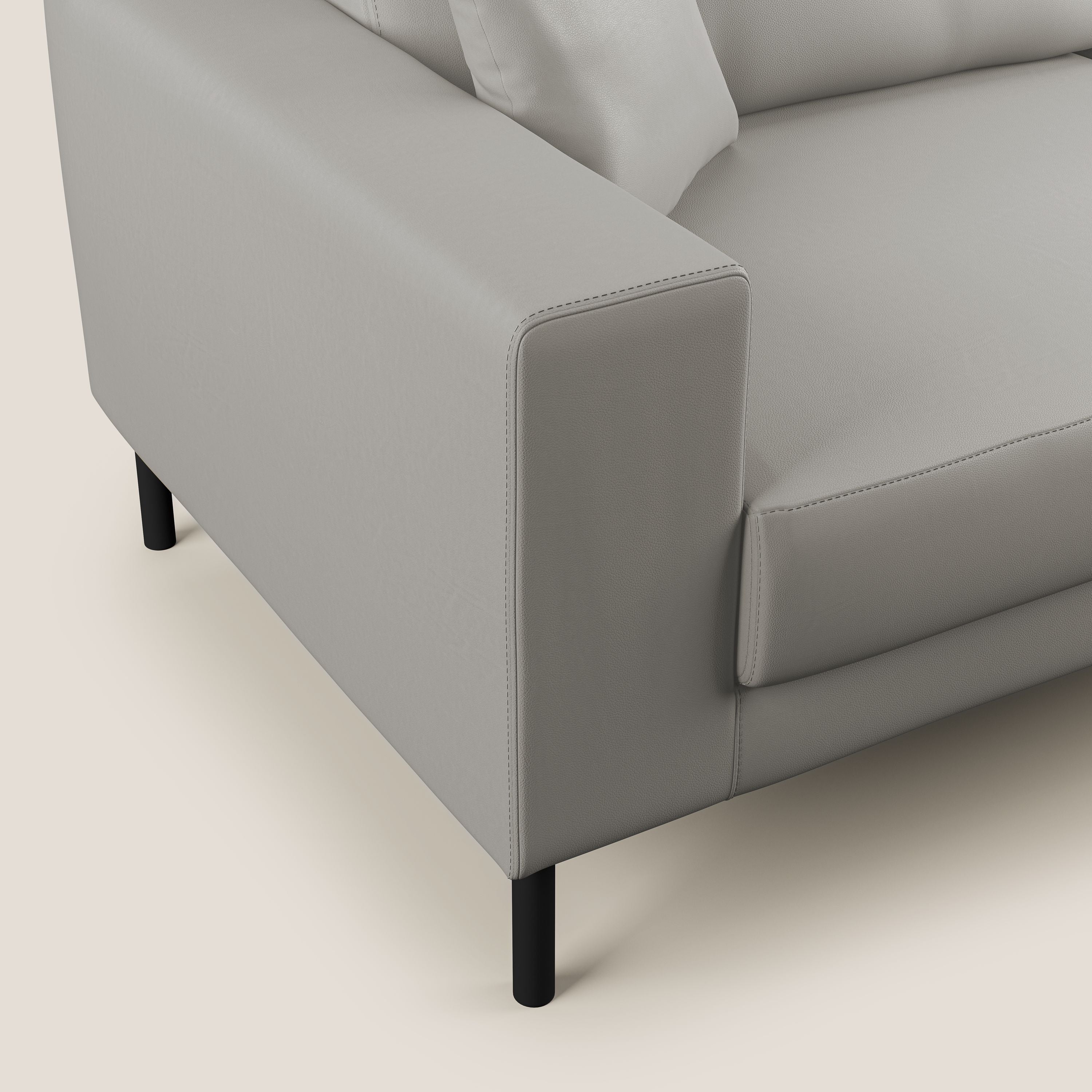 Uranio divano moderno lineare in Ecopelle impermeabile T04 grigio chiaro - divani.store