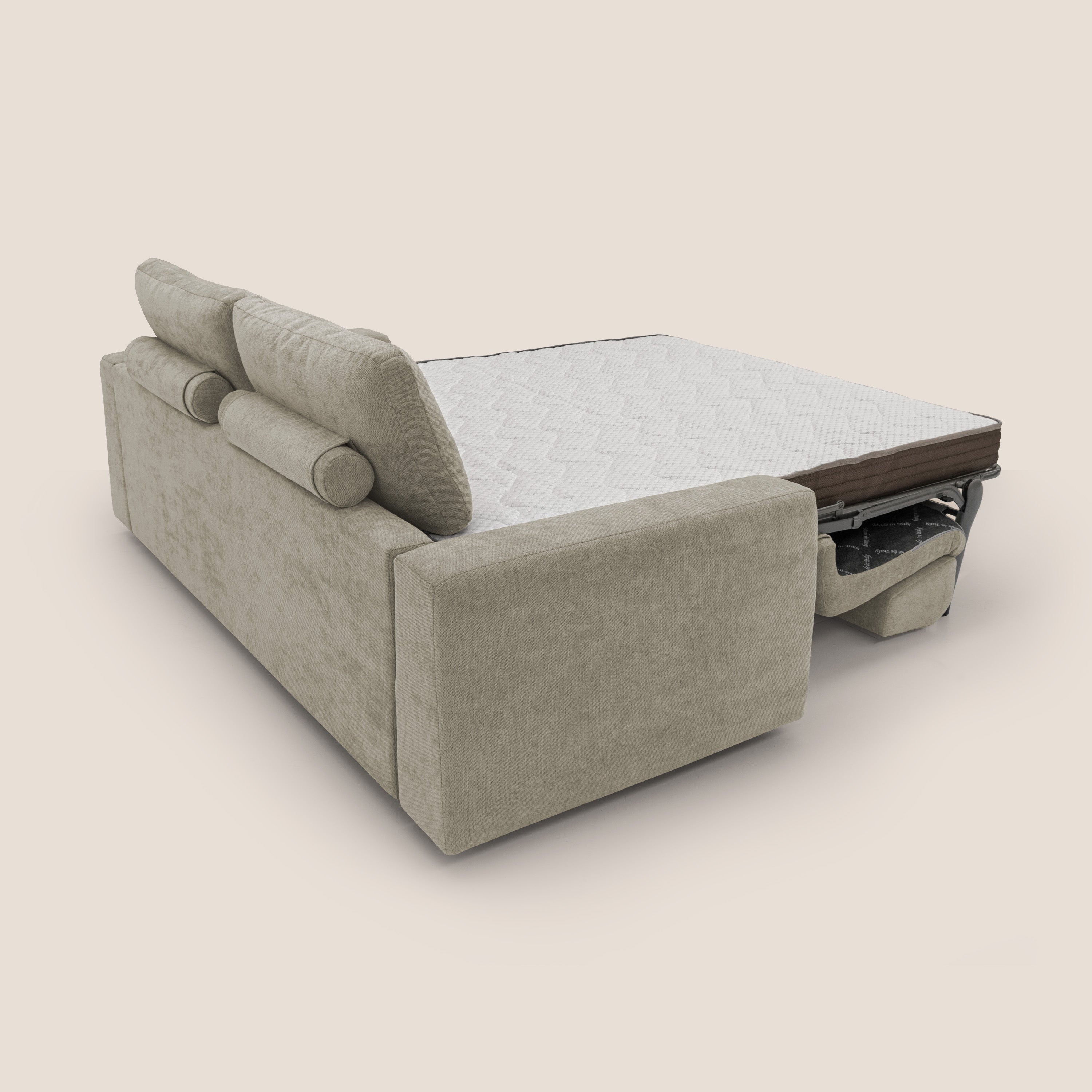 Freia Divano letto minimal materasso h15 cm con morbidi schienali in tessuto impermeabile T14 tortora - divani.store