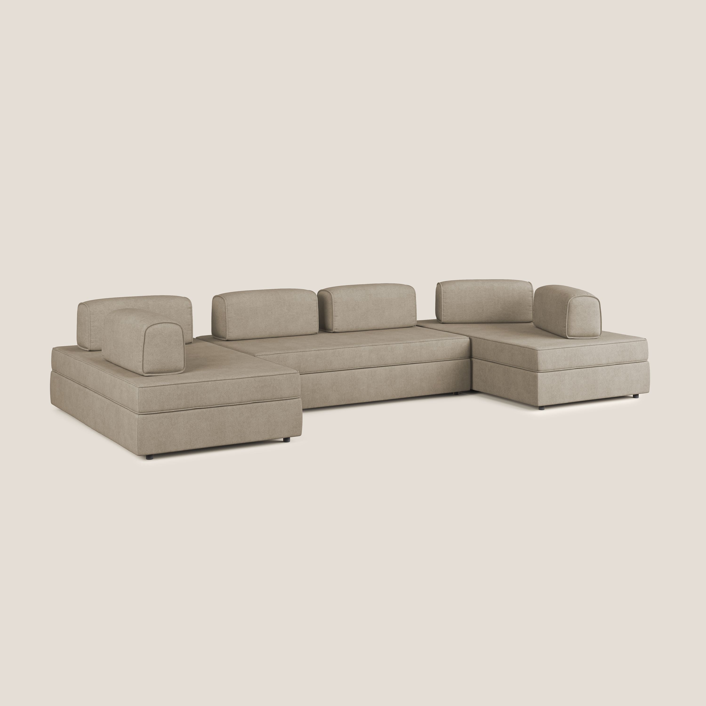 Liberty divano panoramico con pouf estraibile e schienali movibili in tessuto morbido impermeabile T02 beige - divani.store